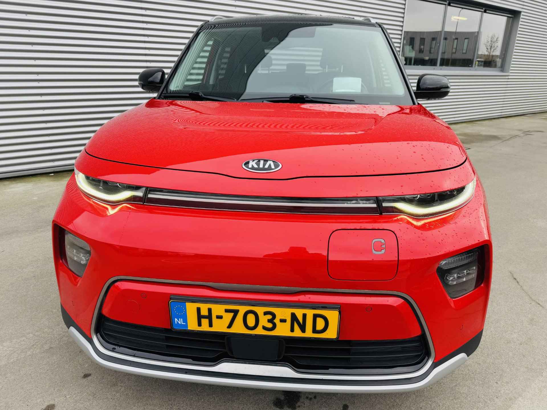 Kia e-Soul ExecutiveLine 64 kWh Sunroof | Full options | Draaghaak tbv Fietsendrager - 15/37