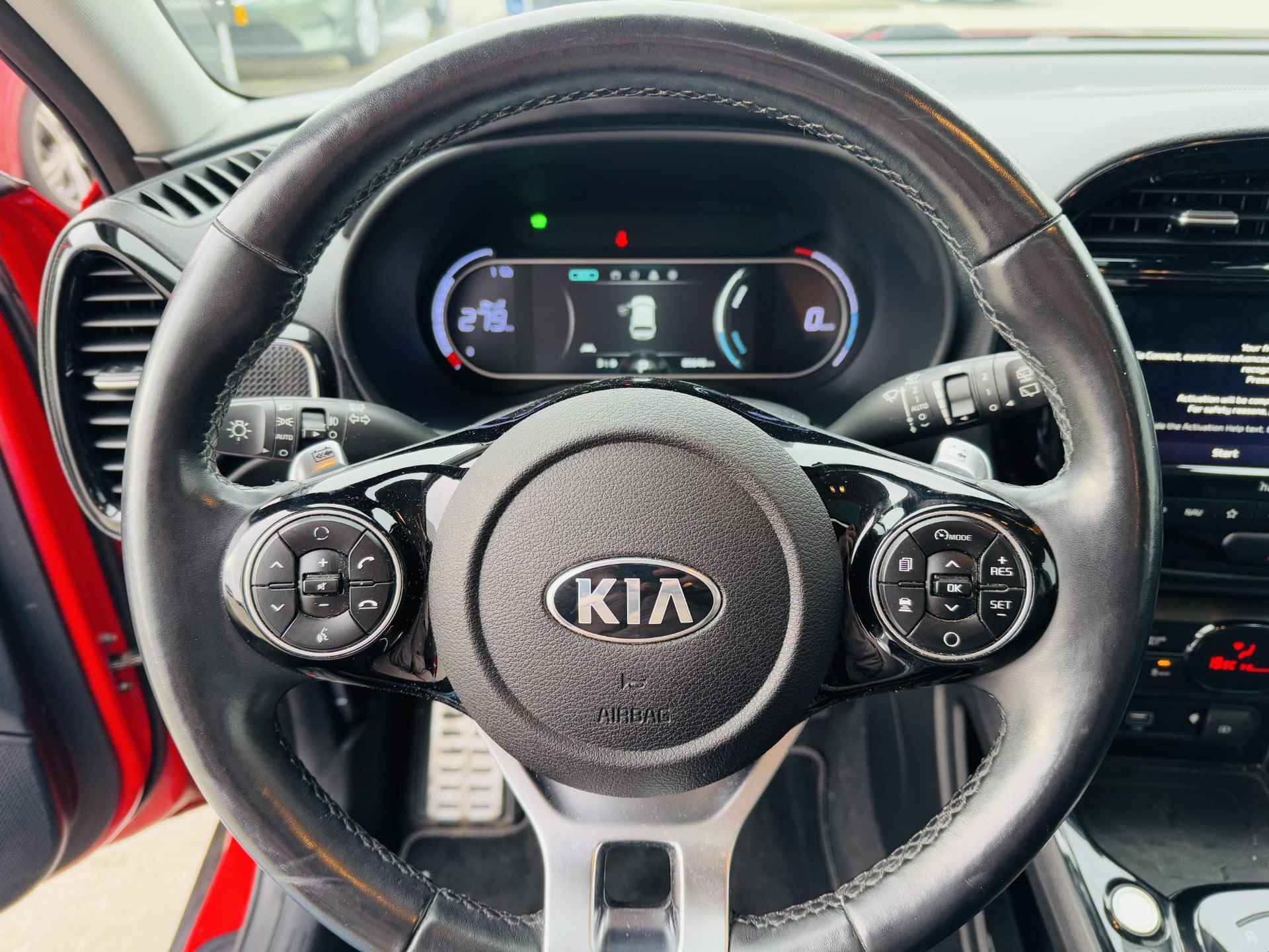 Kia e-Soul ExecutiveLine 64 kWh Sunroof | Full options | Draaghaak tbv Fietsendrager - 21/37