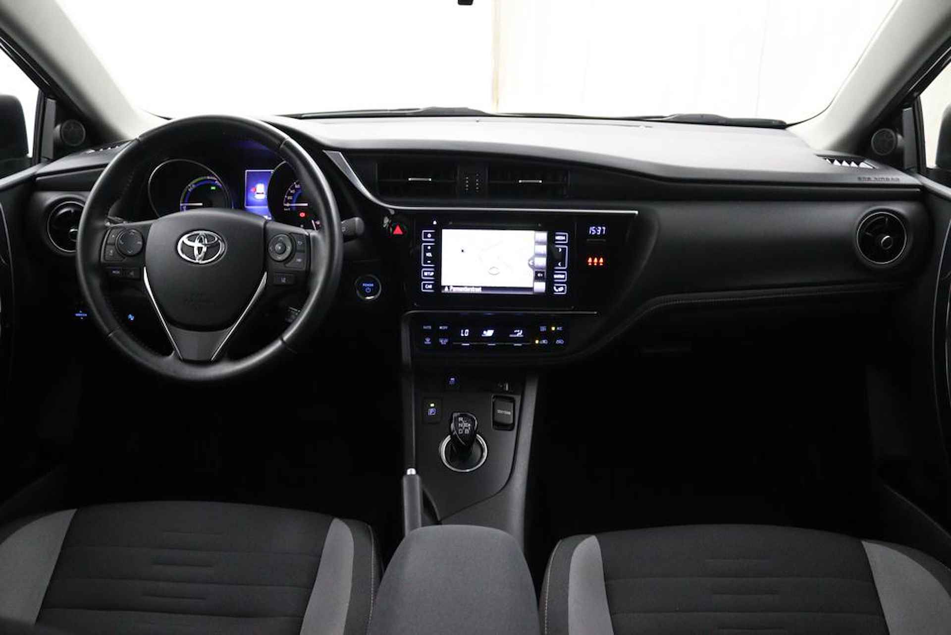 Toyota Auris 1.8 Hybrid Trend | Panodak | Navigatie | Privacy Glas | Achteruitrijcamera | - 12/48