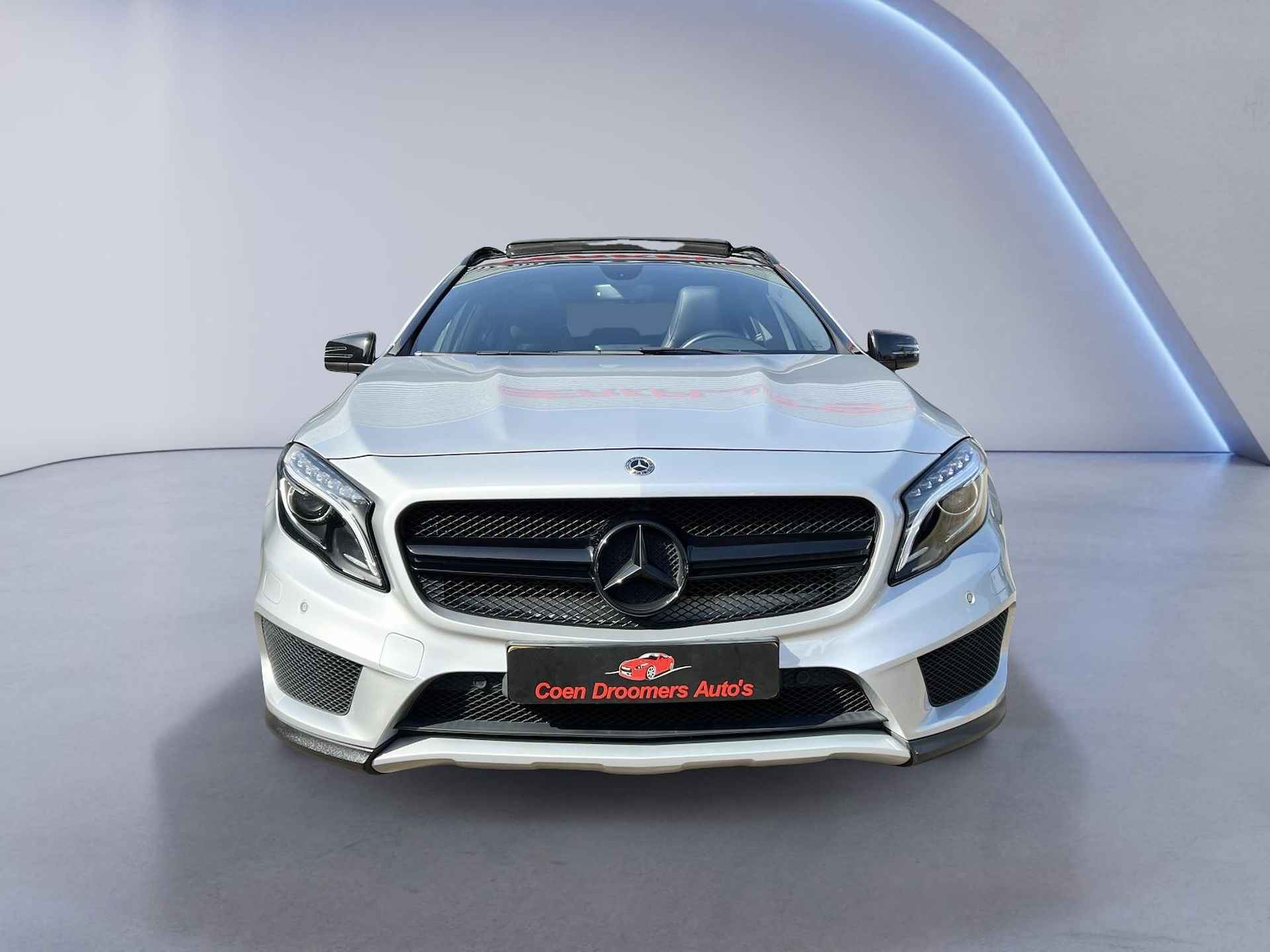 Mercedes-Benz GLA-klasse 200 Ambition Comfort AMG-Line, Panorama Dak, AppleCarplay, Elektr. Stoelen + Mem, Camera, Leder/Alcantara, 19"LM, Stoelverwarming (MET GARANTIE*) - 8/37