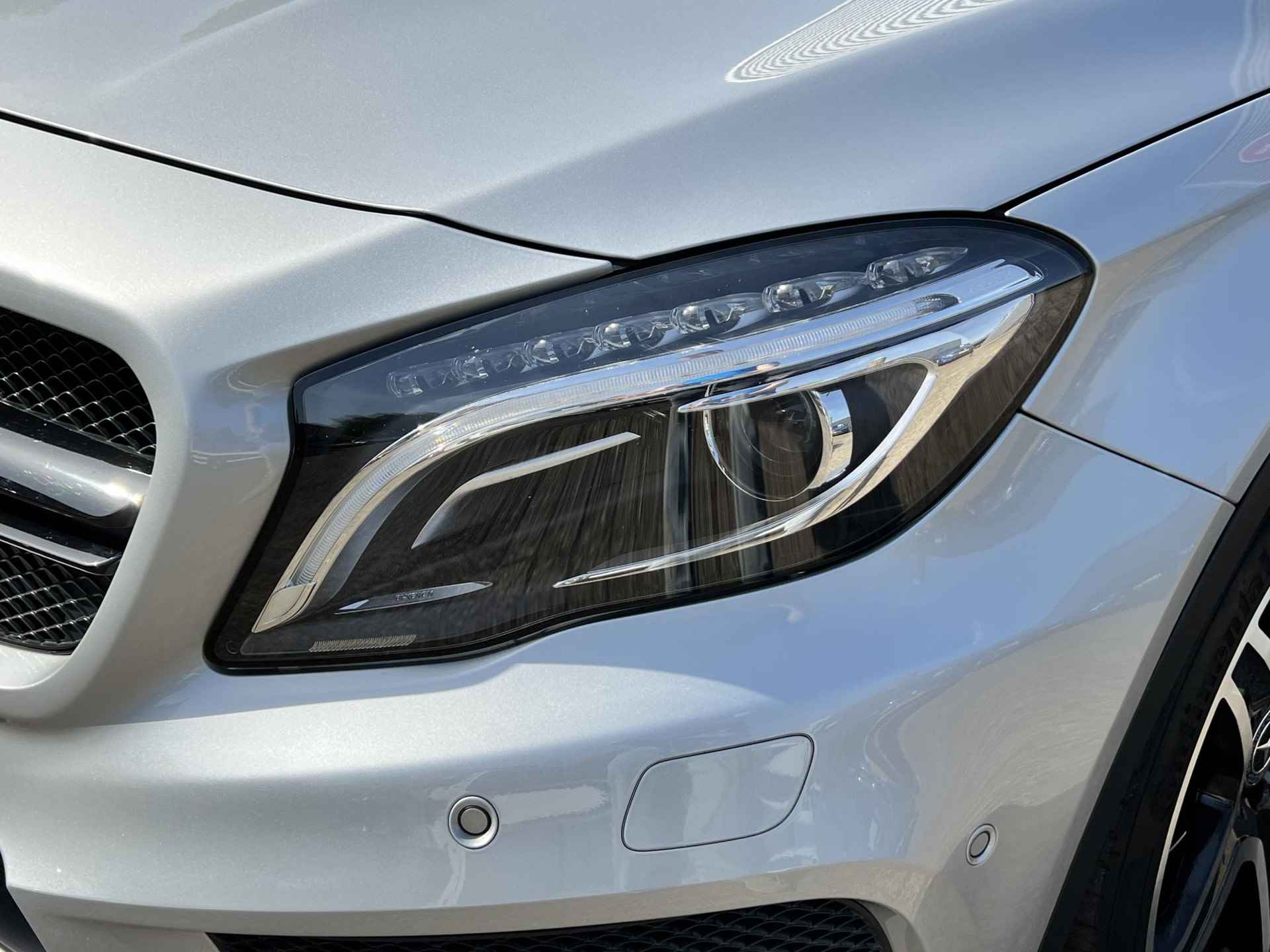 Mercedes-Benz GLA-klasse 200 Ambition Comfort AMG-Line, Panorama Dak, AppleCarplay, Elektr. Stoelen + Mem, Camera, Leder/Alcantara, 19"LM, Stoelverwarming (MET GARANTIE*) - 9/37