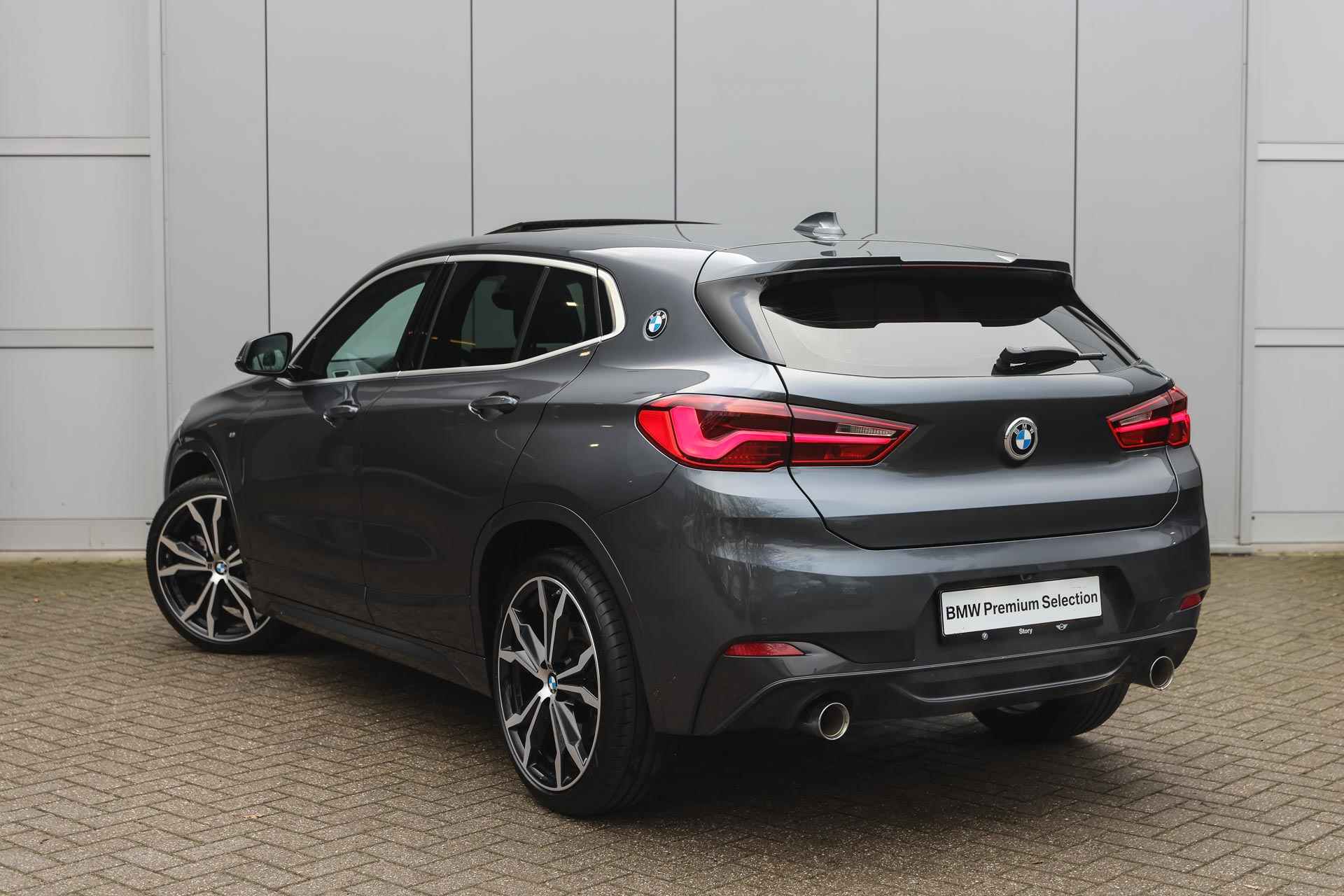 BMW X2 sDrive20i High Executive M Sport Automaat / Panoramadak / Achteruitrijcamera / Sportstoelen / Stoelverwarming / Head-Up / Park Assistant / Cruise Control - 3/34