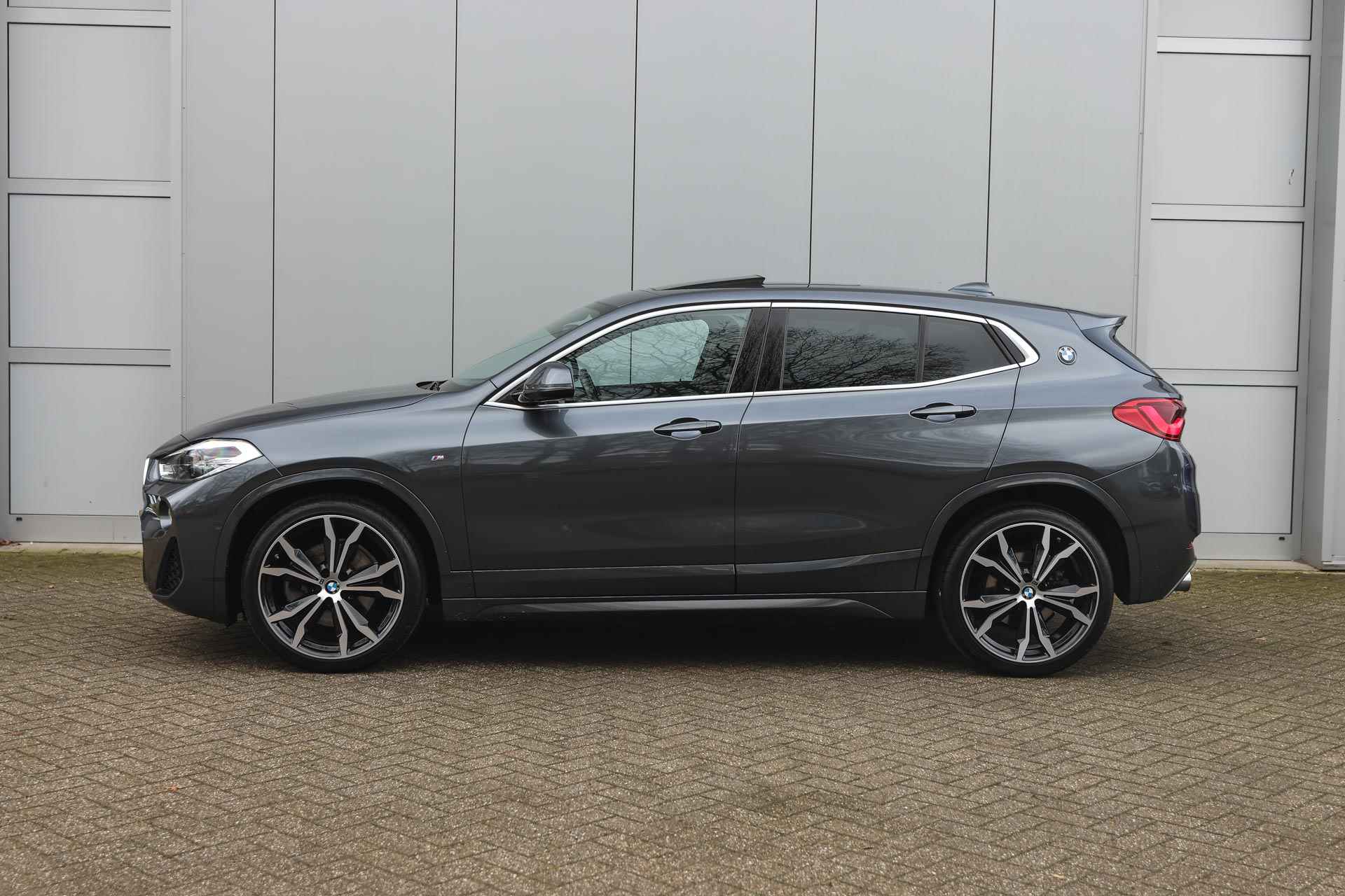 BMW X2 sDrive20i High Executive M Sport Automaat / Panoramadak / Achteruitrijcamera / Sportstoelen / Stoelverwarming / Head-Up / Park Assistant / Cruise Control - 9/34