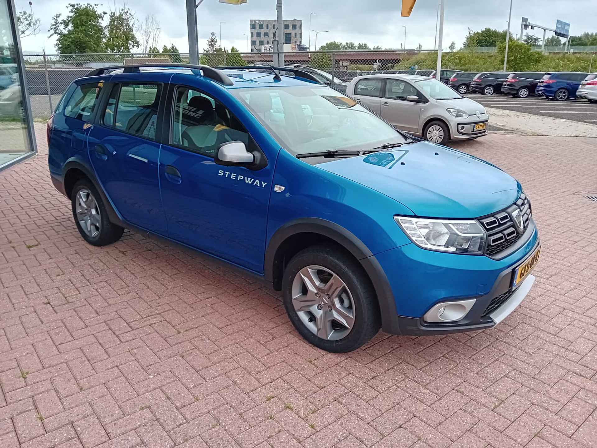 Dacia Logan MCV 0.9 TCe Stepway, Airco, Multimediasysteem, Bluetooth telefoonverbinding, Navigatie, Camera, Cruise control, Parkeersensoren, Nette auto, BOVAG - 4/27