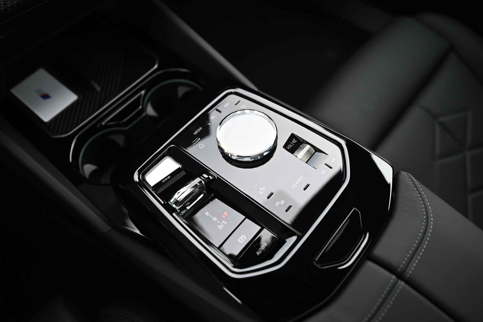 BMW 5 Serie 530e High Executive M Sport Automaat / Panoramadak / Trekhaak / Bowers & Wilkins / Parking Assistant Plus / Adaptieve LED / Stoelventilatie / Driving Assistant Professional - 15/32