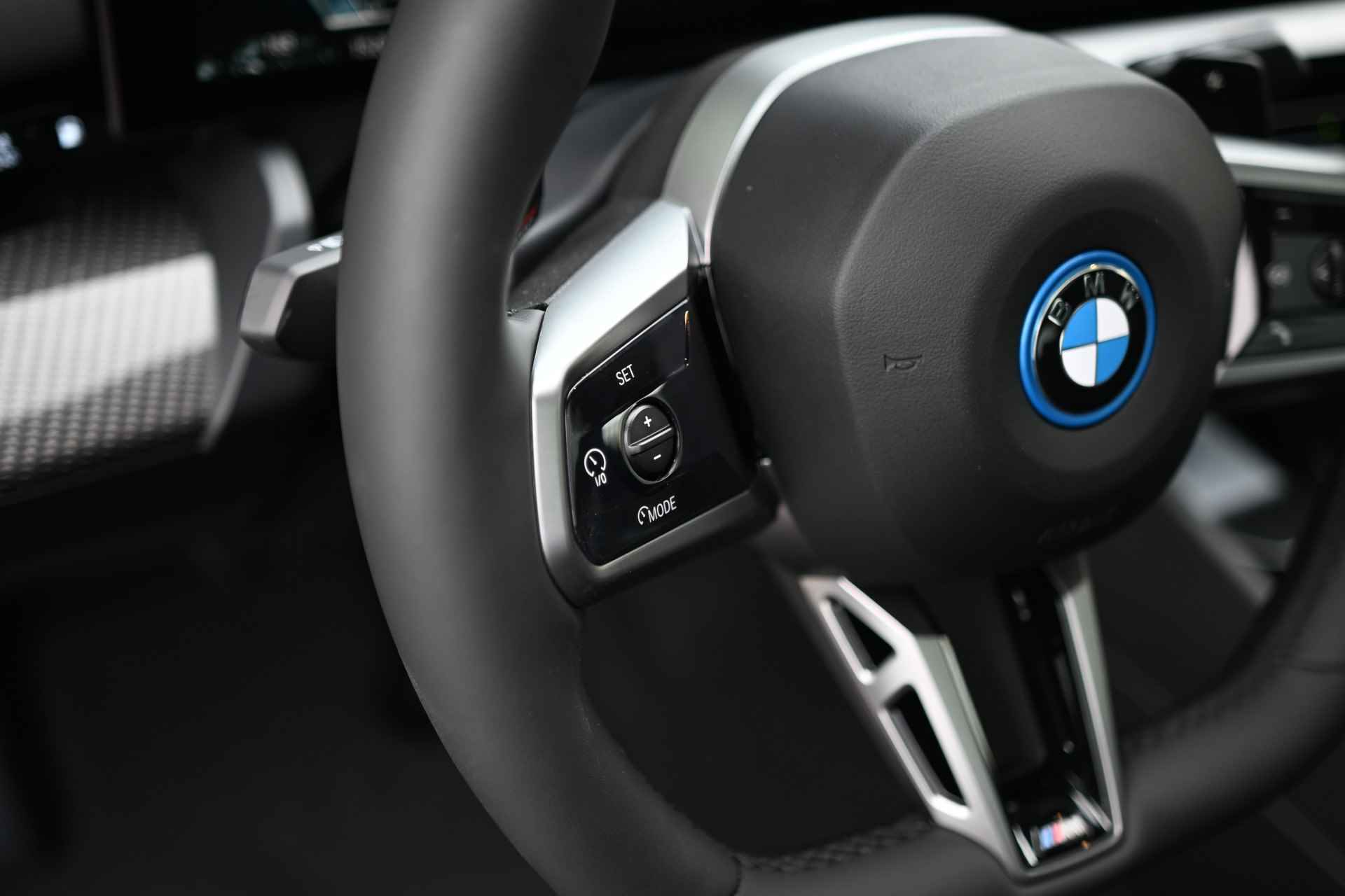 BMW 5 Serie 530e High Executive M Sport Automaat / Panoramadak / Trekhaak / Bowers & Wilkins / Parking Assistant Plus / Adaptieve LED / Stoelventilatie / Driving Assistant Professional - 23/32