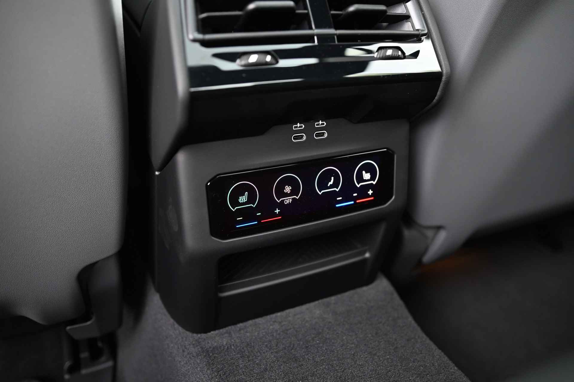 BMW 5 Serie 530e High Executive M Sport Automaat / Panoramadak / Trekhaak / Bowers & Wilkins / Parking Assistant Plus / Adaptieve LED / Stoelventilatie / Driving Assistant Professional - 28/32