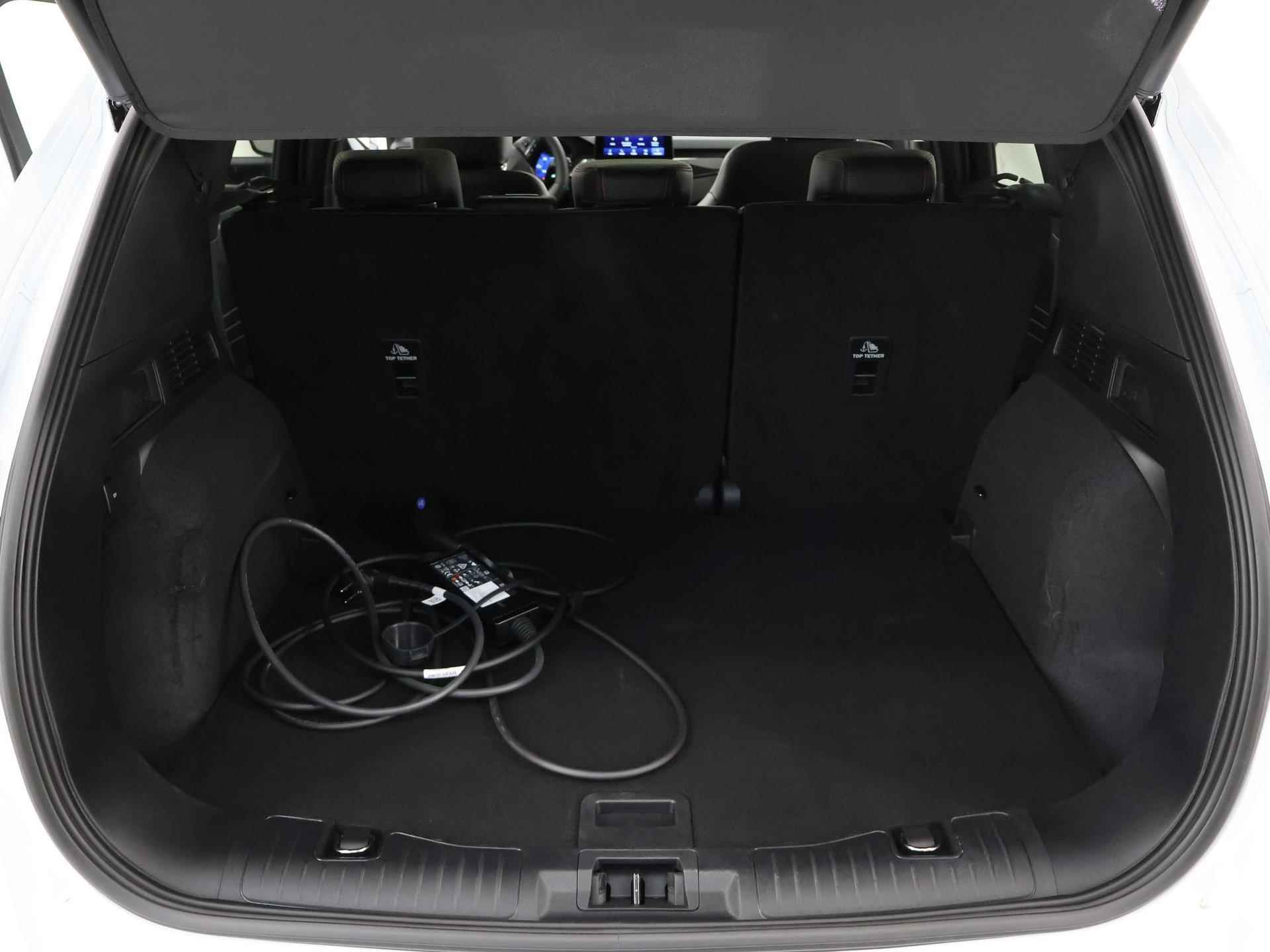 Ford Kuga 2.5 PHEV ST-Line X | Panoramadak | Adaptive Cruise Control | Adaptive LED koplampen | Stoelverwarming | - 39/44