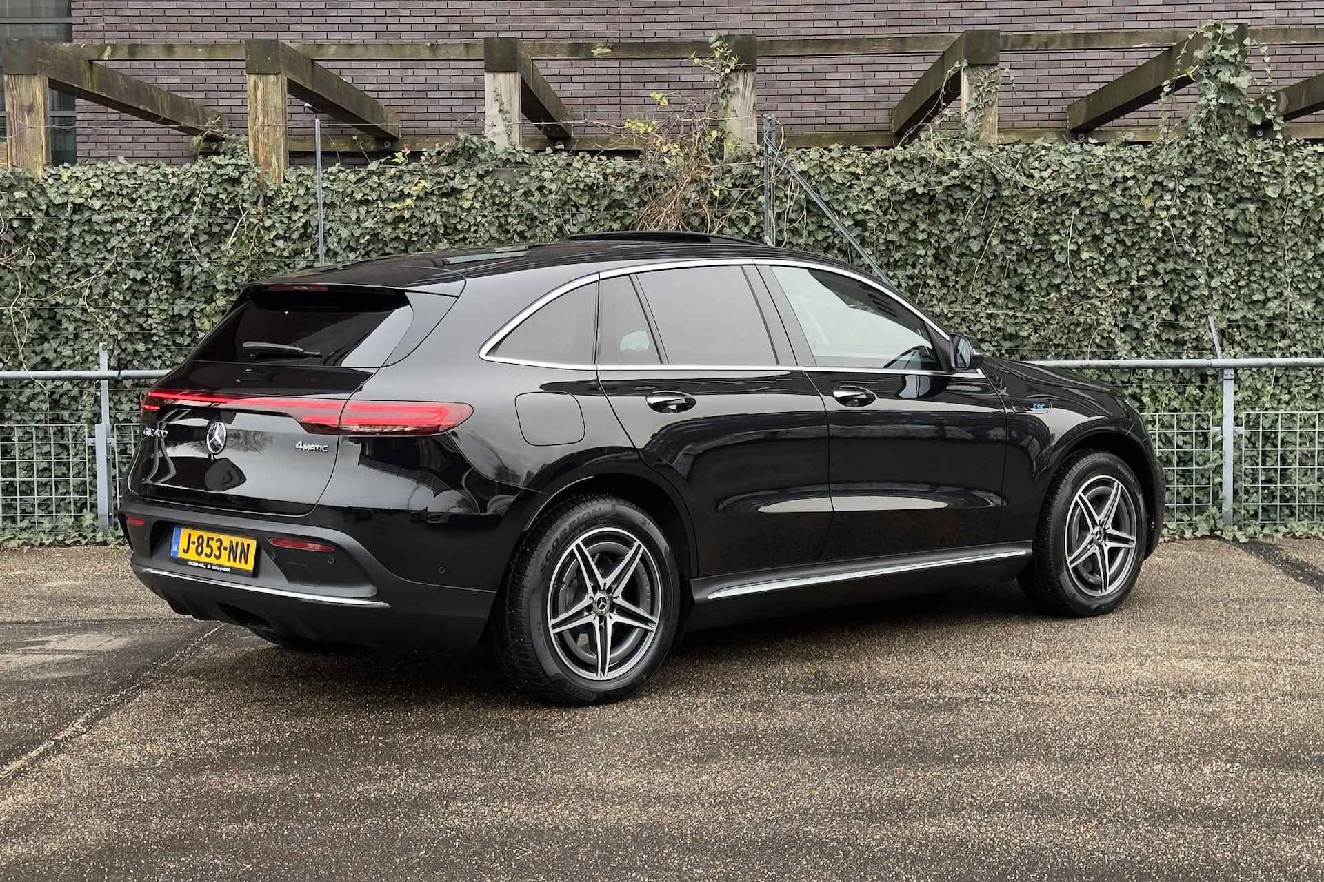 Mercedes-Benz EQC EQC 400 4MATIC AMG Line | Schuifdak | Distronic | Burmester Audio | Multibeam LED | Sfeerverlichting | Keyless-Go | 360° Camera | Spiegelpakket | Parktronic - 11/40