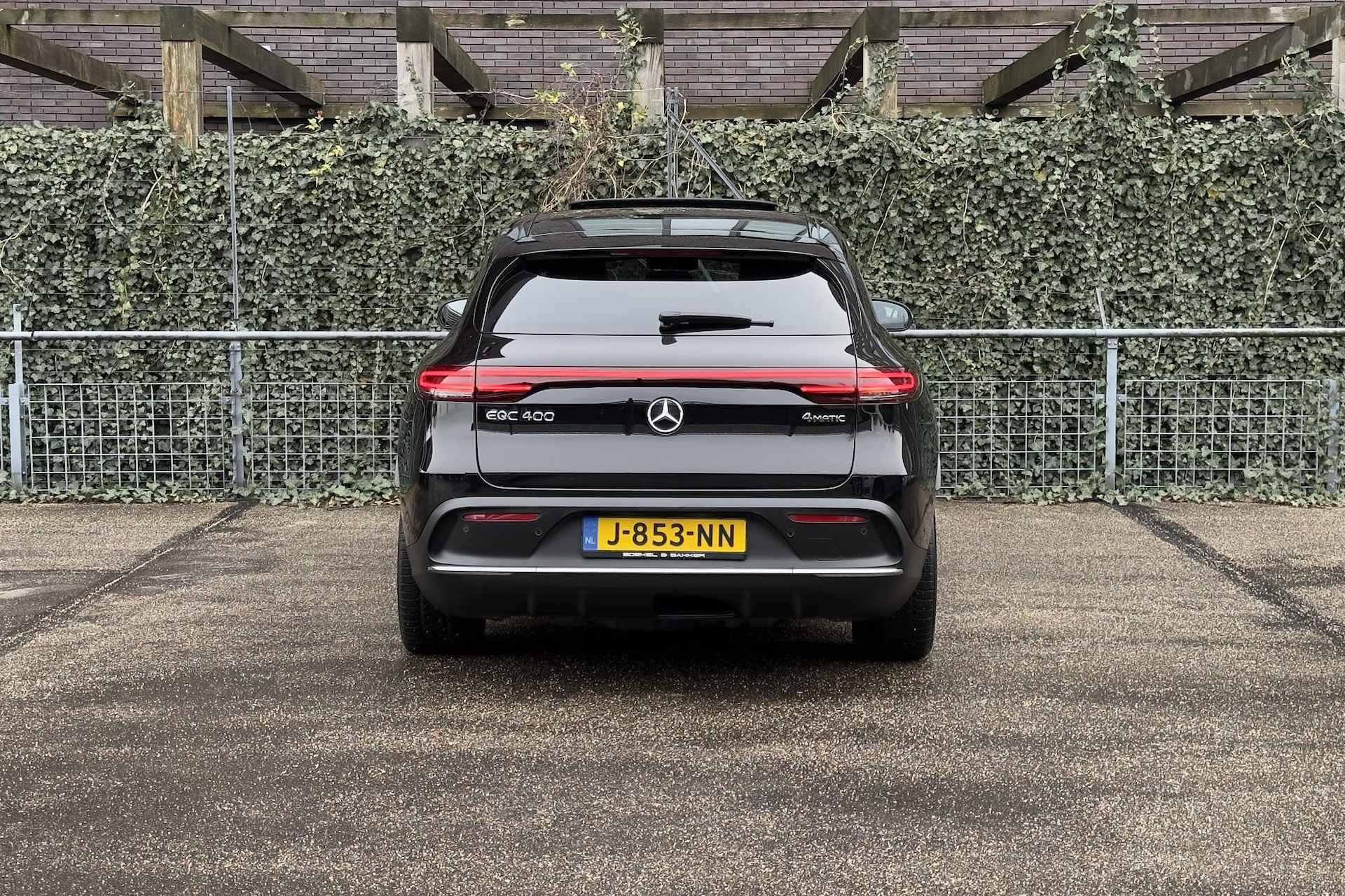 Mercedes-Benz EQC EQC 400 4MATIC AMG Line | Schuifdak | Distronic | Burmester Audio | Multibeam LED | Sfeerverlichting | Keyless-Go | 360° Camera | Spiegelpakket | Parktronic - 15/40