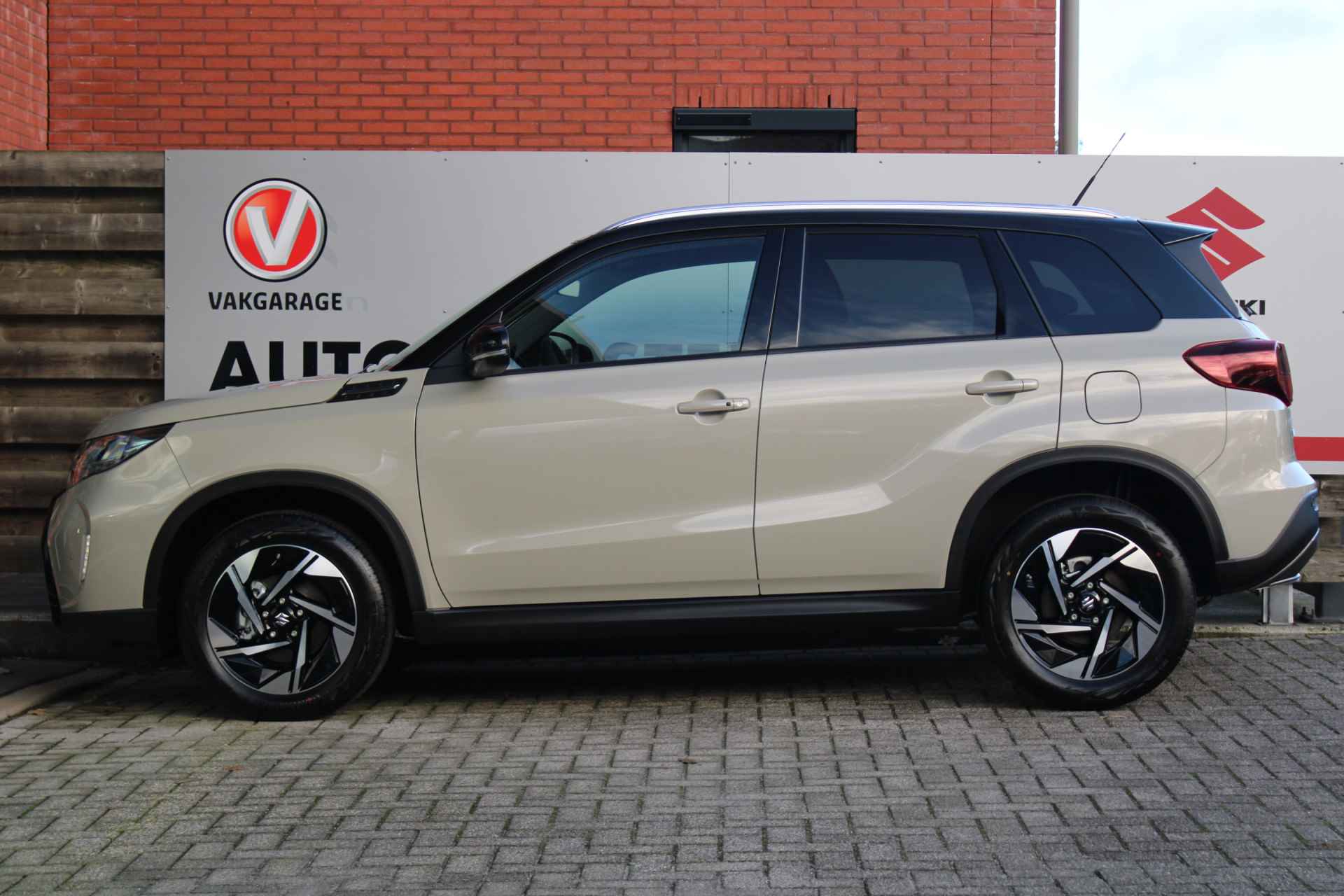 Suzuki Vitara 1.4 Boosterjet Style Smart Hybrid Leder/Alcantara Bekleding, Carplay/Android Auto Draadloos - 3/31