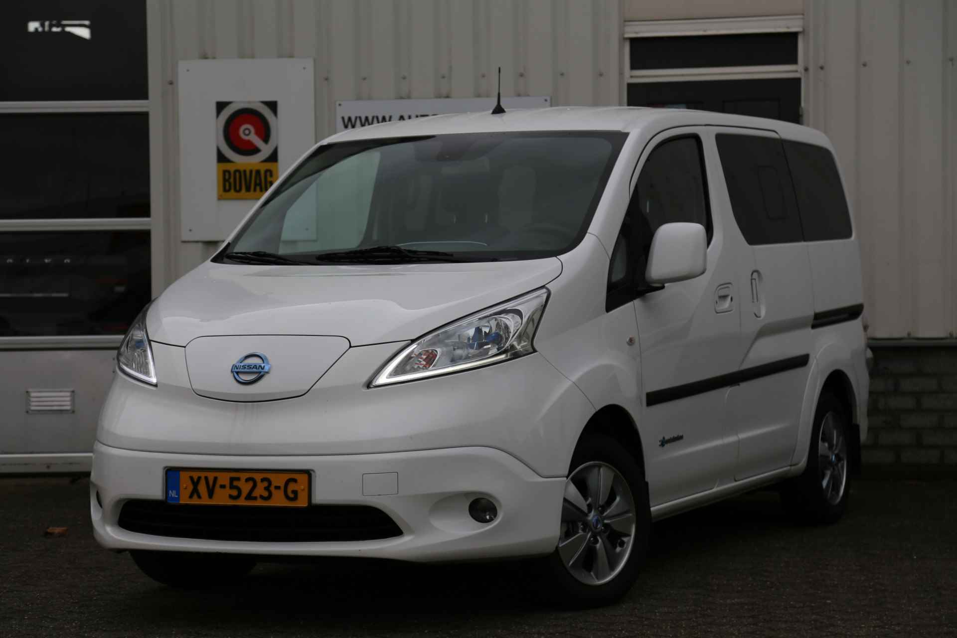Nissan e-NV200 Evalia 40 kWh invalide inrichting/lift 5 Persoons*NL-Auto*incl. BTW*Rolstoel lift/2x zijschuifdeur/Camera/Stoelverw./Stuurverw./Standka - 1/20