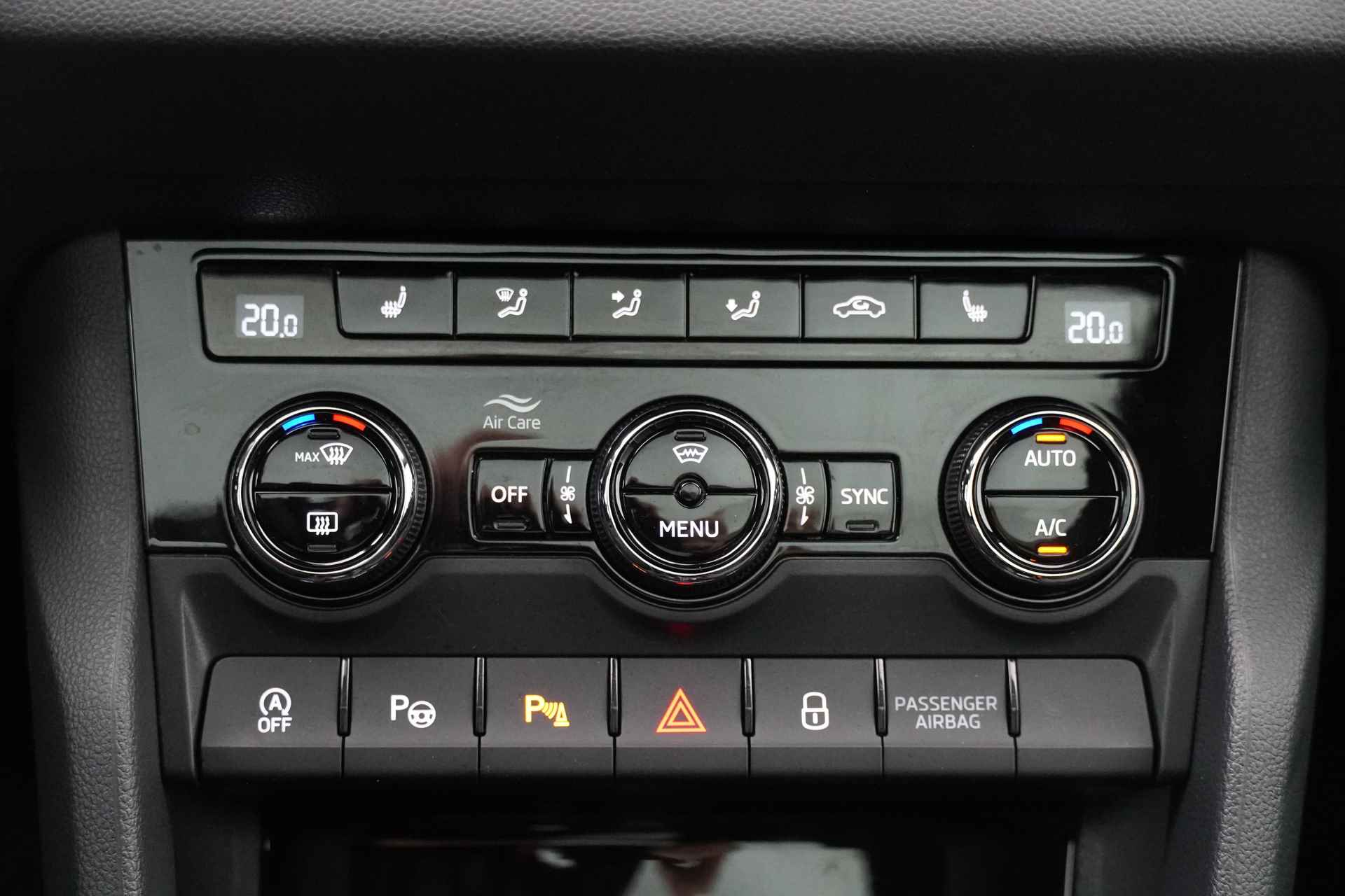 Škoda Karoq BWJ 2020 1.5 TSI ACT 150 PK Sportline Business PANORAMA DAK / STOELVERW. / SPORTSTOELEN / APPLE CARPLAY / ANDROID AUTO / FULL LED / NAVI / CLIMA / CRUISE / LMV - 20/32