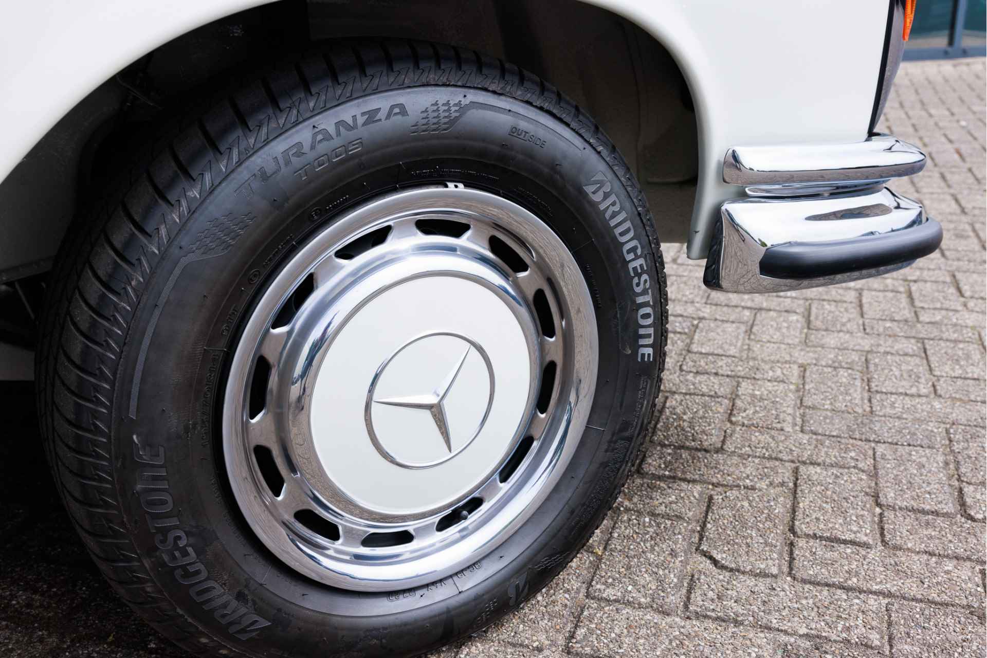 Mercedes-Benz W111 280 SE Cabriolet Volledig gerestaureerd  Verkoop in opdracht | Flachkühler | Compleet gerestaureerd - 11/31