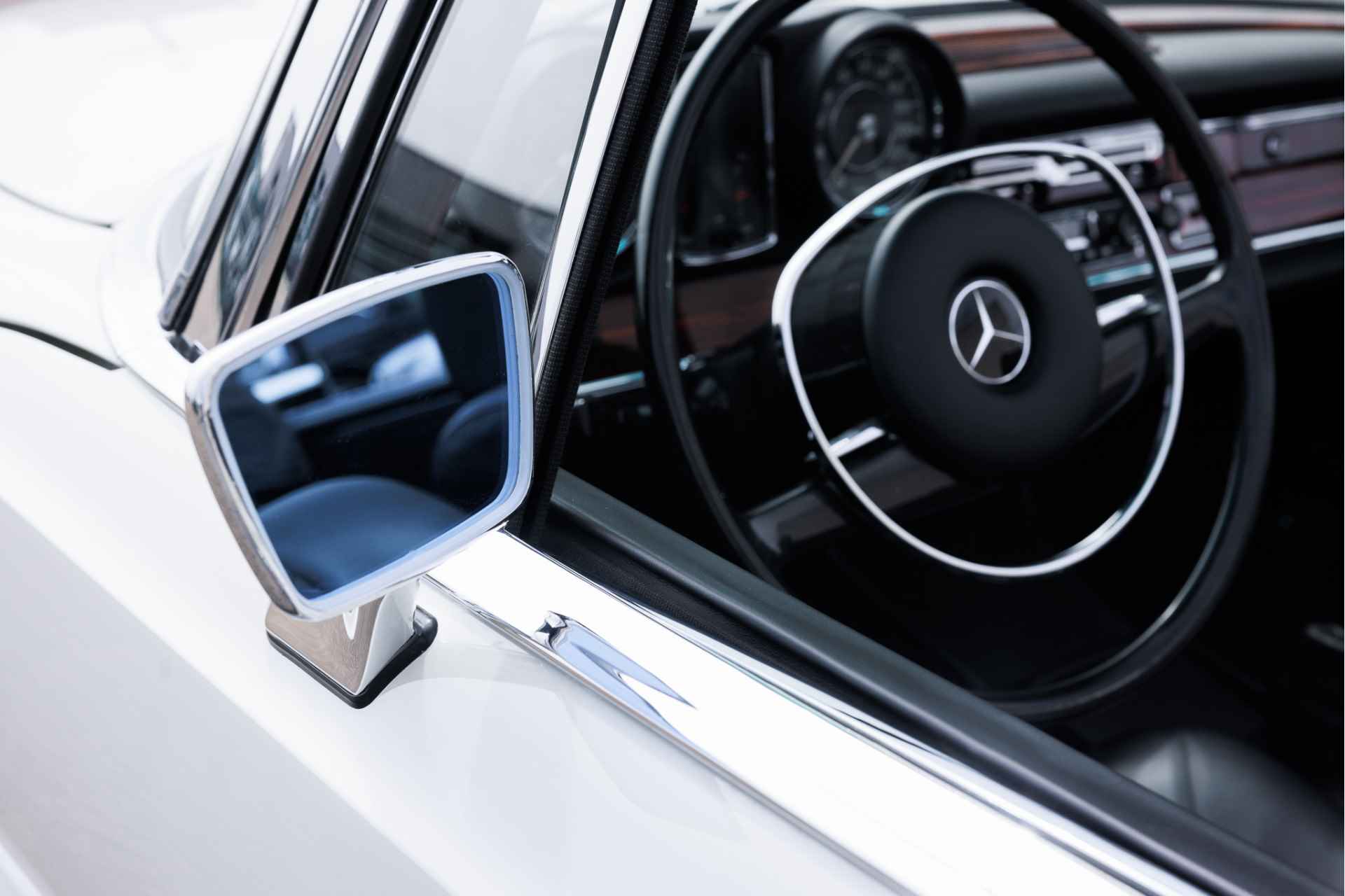 Mercedes-Benz W111 280 SE Cabriolet Volledig gerestaureerd  Verkoop in opdracht | Flachkühler | Compleet gerestaureerd - 16/31