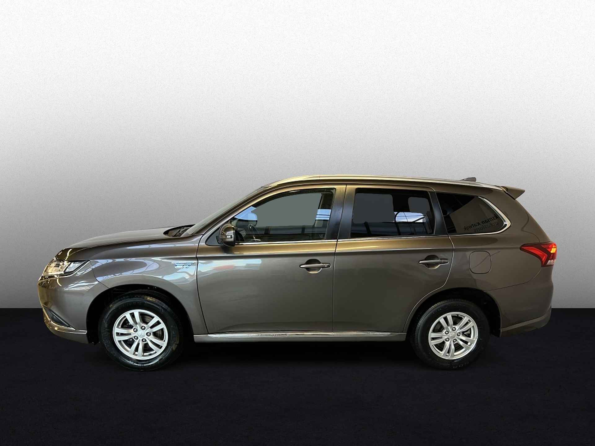 Mitsubishi Outlander 2.4 PHEV Pure - 3/10