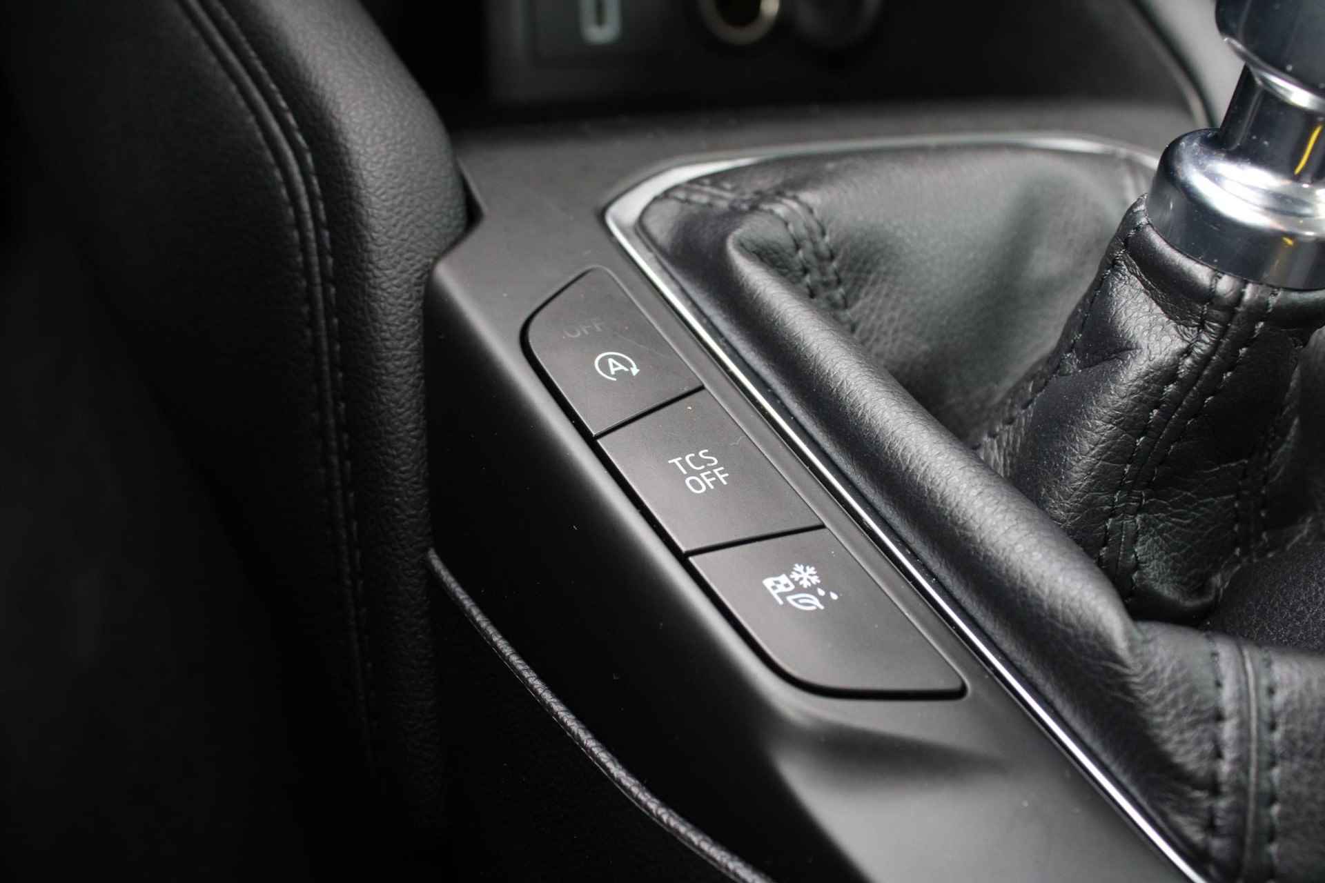 Ford Focus Wagon 1.5 EcoBoost Titanium Business | Stoel + Stuurverwarming | Climate Control | Navigatie | Key-Less | Parkeersensoren Voor + Achter | - 28/42