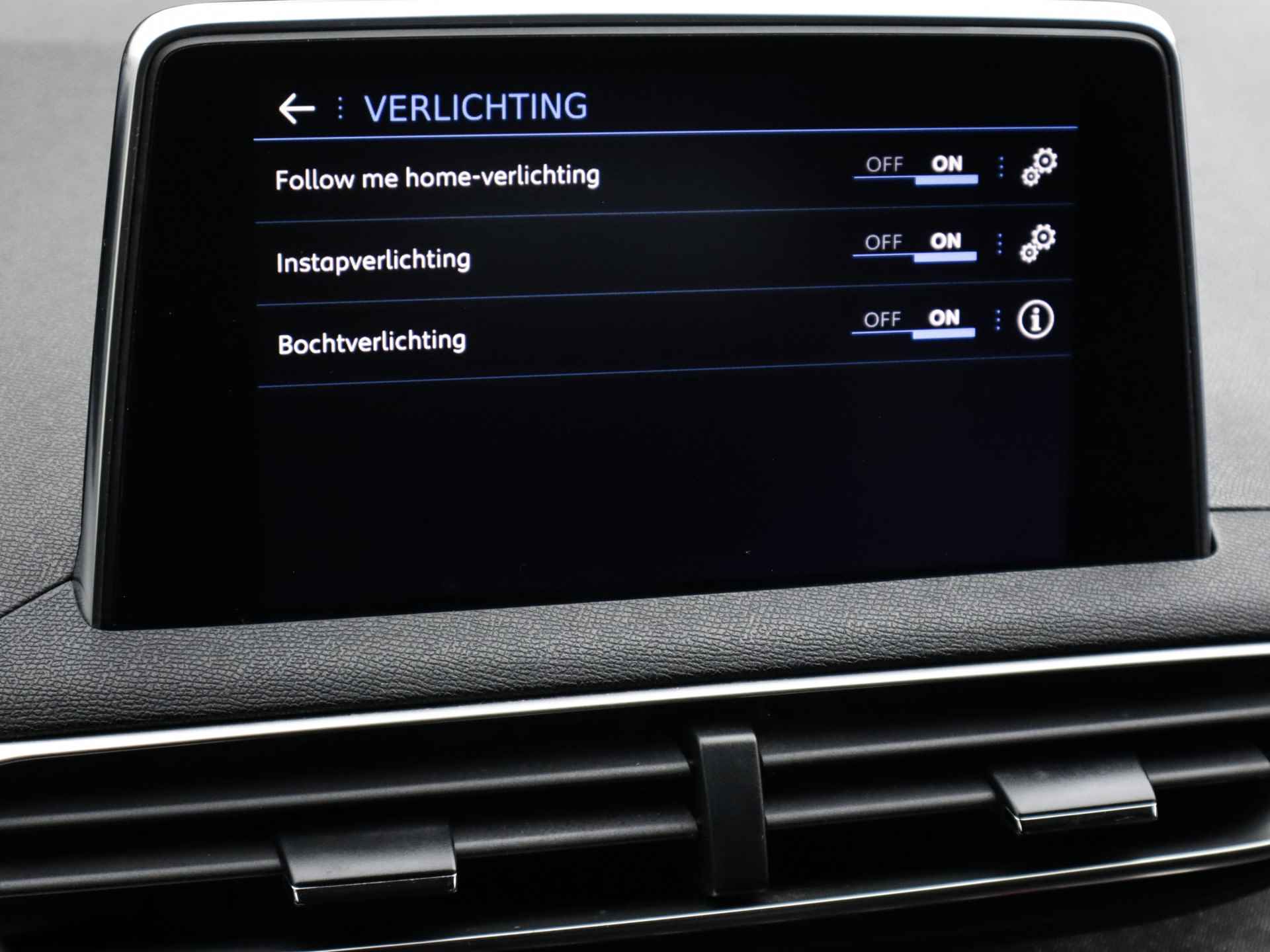 Peugeot 3008 1.2 PureTech Blue Lease Premium (131 PK) 1e-Eig, Peugeot-Dealer-Onderh, 12-Mnd-BOVAG, NL-Auto, Trekhaak, Leer, Elek.-Achterklep, Navigatie/Apple-Carplay/Android-Auto, Cruisecontrol, Achteruitrijcamera, Keyless-Entry/Start, Parkeerse Stoelverwarming, DAB, Licht-Zicht-Pakket, Lm-Velgen-19Inch, Privacy-Glas - 21/47