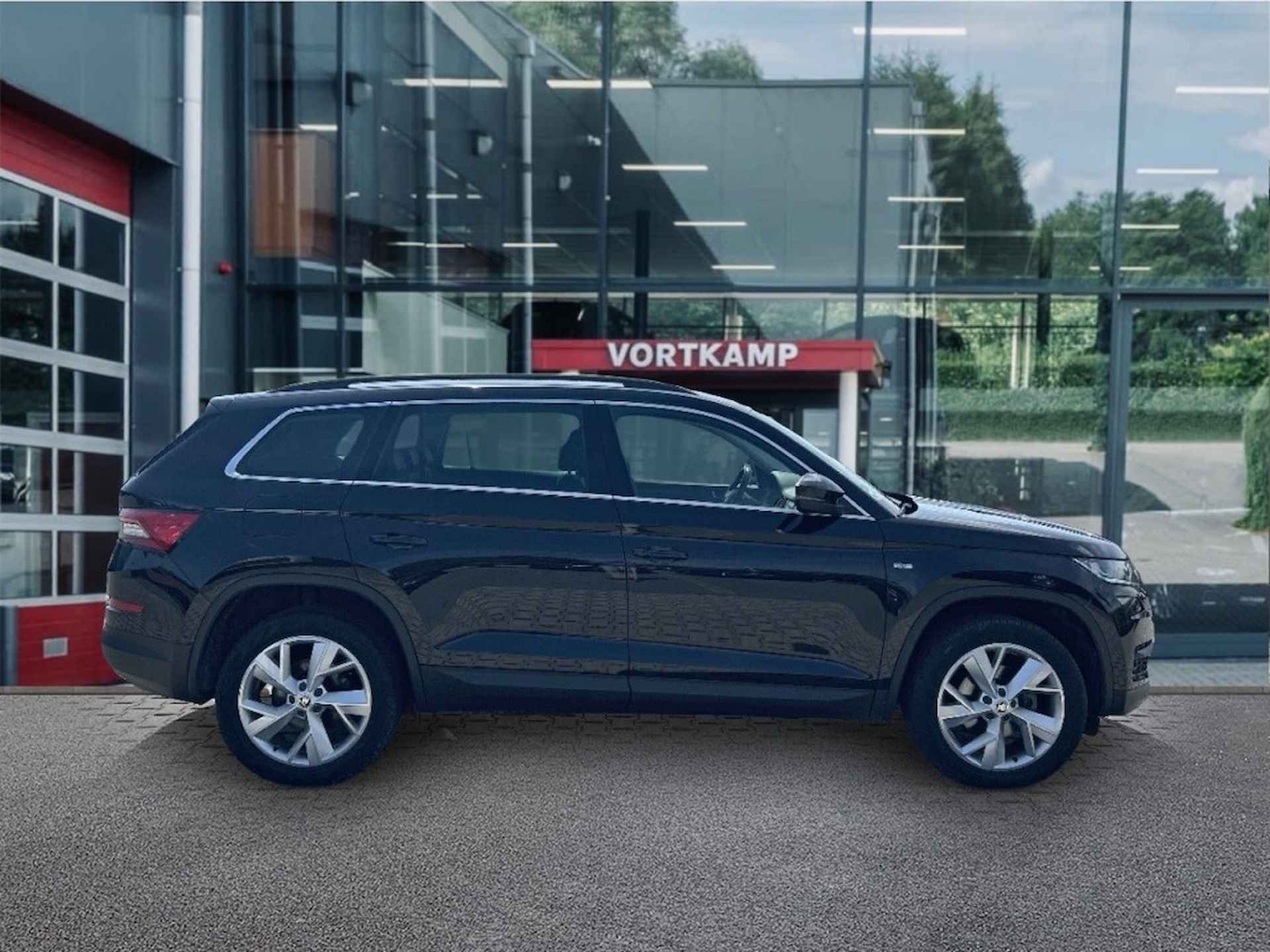 SKODA Kodiaq 1.5 TSI DSG AMBITION CAMERA/NAVI/LEDER/STOELVERW - 4/26