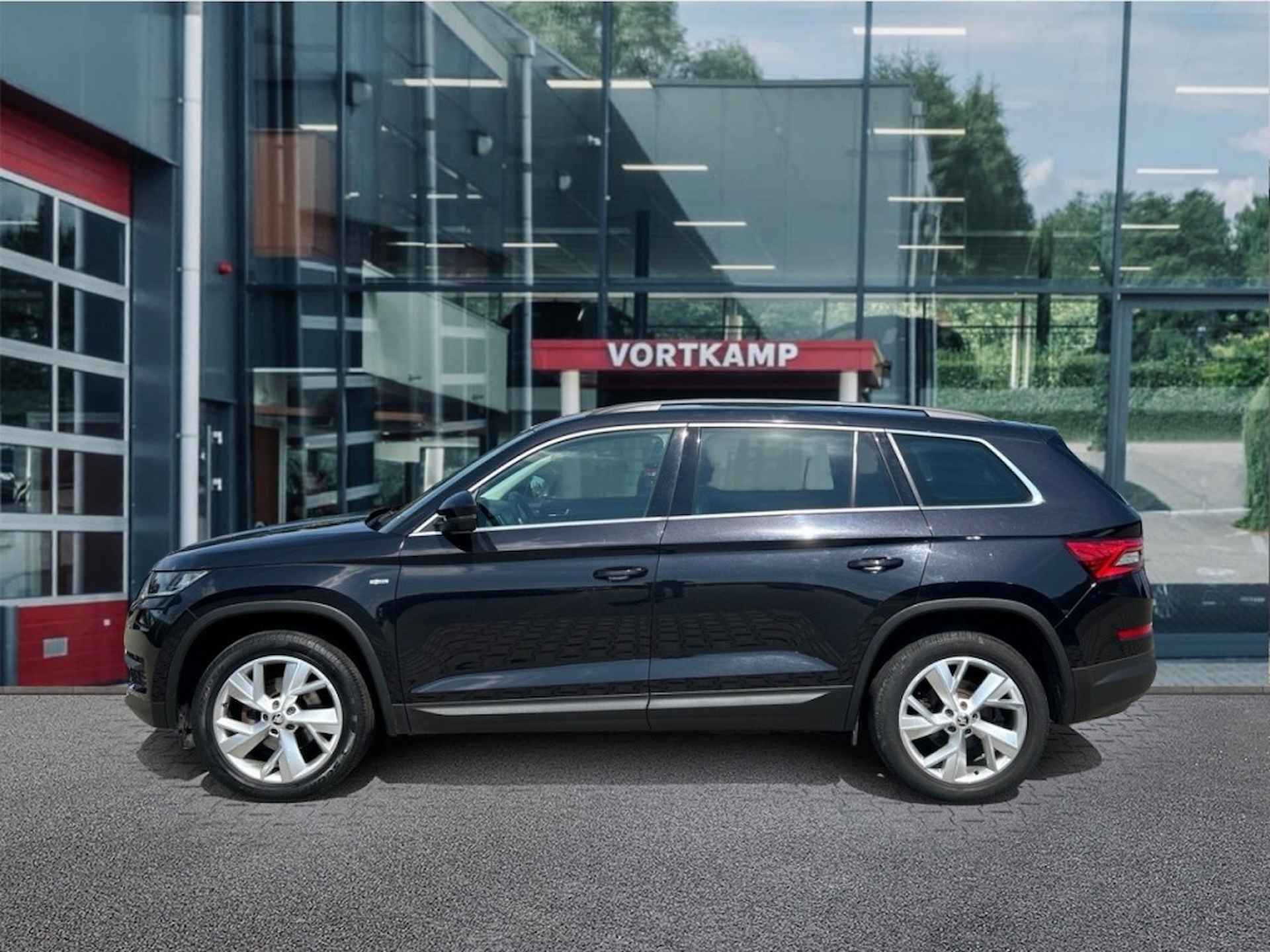 SKODA Kodiaq 1.5 TSI DSG AMBITION CAMERA/NAVI/LEDER/STOELVERW - 8/26