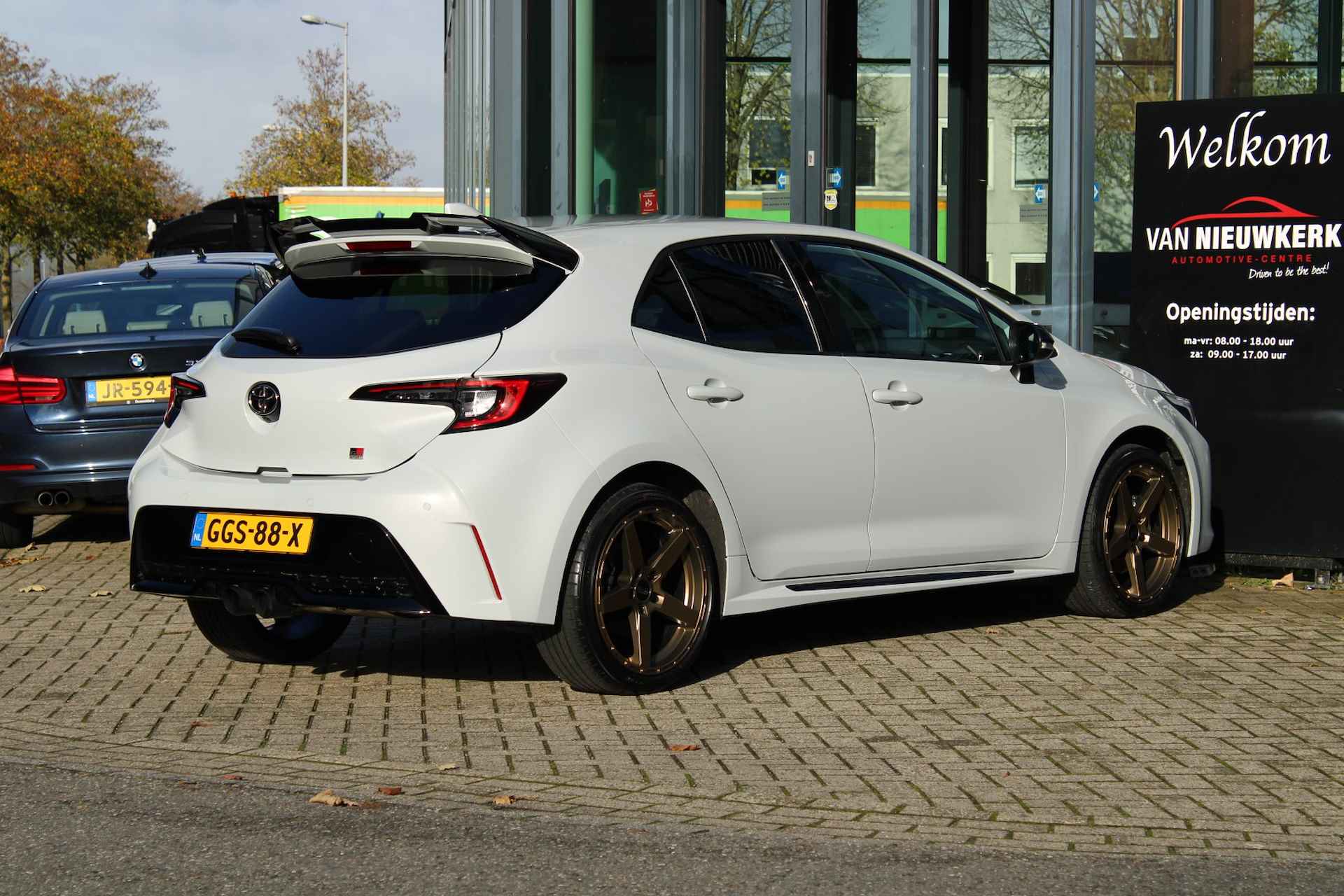 TOYOTA Corolla Hybrid 200 Automaat GR Sport PLUS JBL Sportstoel Uniek - 2/46