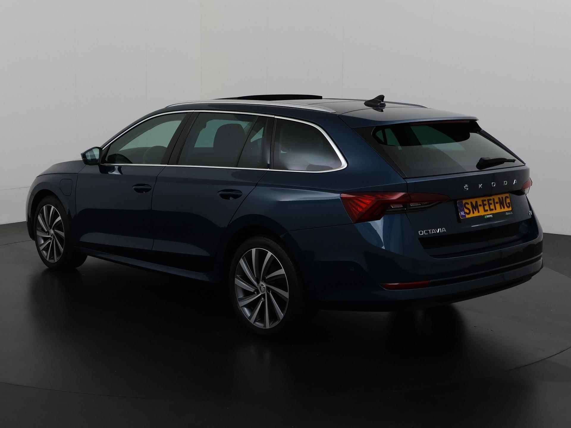 Skoda Octavia Combi 1.4 TSI iV PHEV Style | Panoramadak | Stuurverwarming | Zondag Open! - 6/37