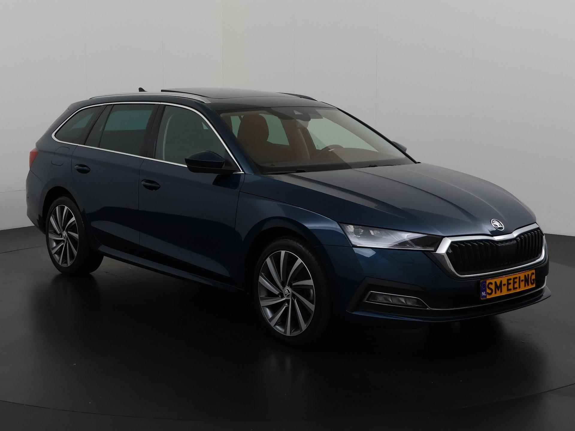 Skoda Octavia Combi 1.4 TSI iV PHEV Style | Panoramadak | Stuurverwarming | Zondag Open! - 30/37