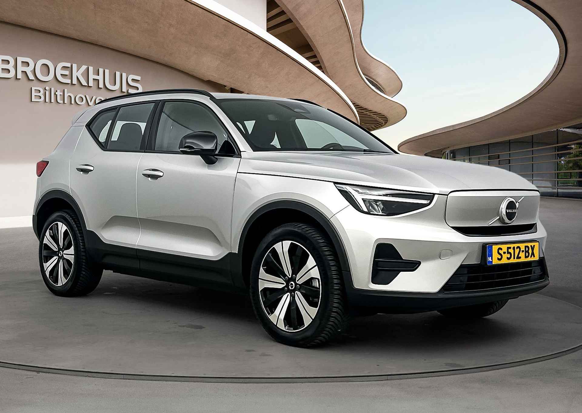 Volvo XC40 Recharge Core 70 kWh | SEPP € 2.000,- MOGELIJK | All Season banden | PDC + Camera | Navi | Apple Carplay | - 3/27