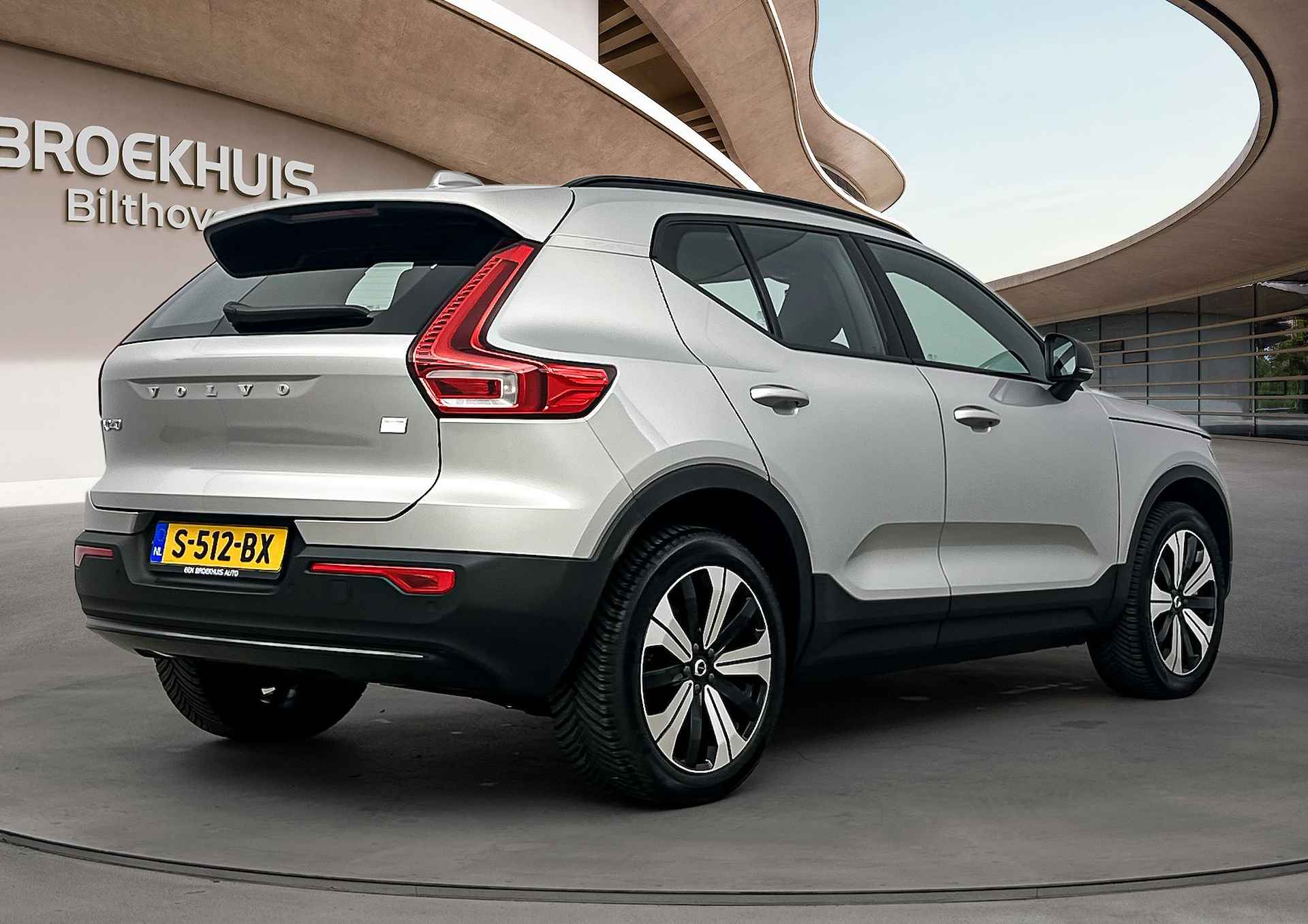 Volvo XC40 Recharge Core 70 kWh | SEPP € 2.000,- MOGELIJK | All Season banden | PDC + Camera | Navi | Apple Carplay | - 4/27