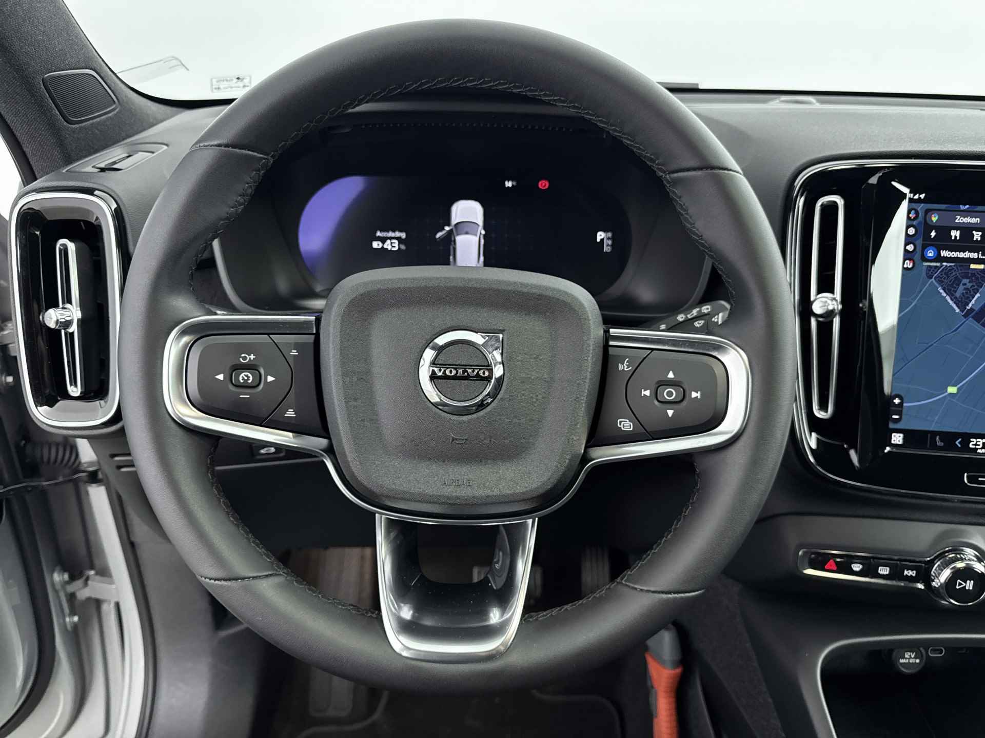 Volvo XC40 Recharge Core 70 kWh | SEPP € 2.000,- MOGELIJK | All Season banden | PDC + Camera | Navi | Apple Carplay | - 17/27