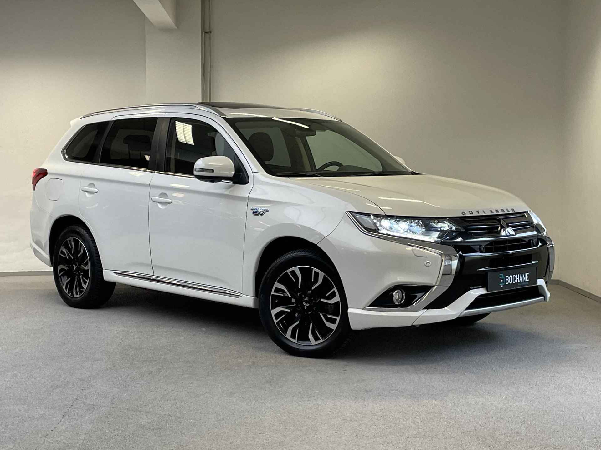 Mitsubishi Outlander 2.0 PHEV Instyle+ | TREKHAAK | SCHUIFDAK | 360 CAMERA | LEDER | - 7/52