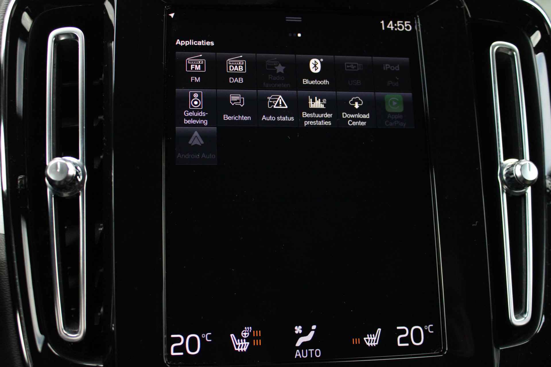 Volvo XC40 Recharge T4 Plus Bright | Camera | Stoel/Stuurverwarming | 19 Inch i.c.m. All-Seasonbanden | Elek. Achterklep - 35/40