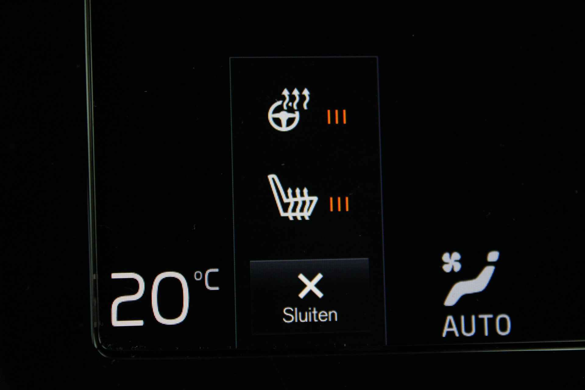 Volvo XC40 Recharge T4 Plus Bright | Camera | Stoel/Stuurverwarming | 19 Inch i.c.m. All-Seasonbanden | Elek. Achterklep - 37/40