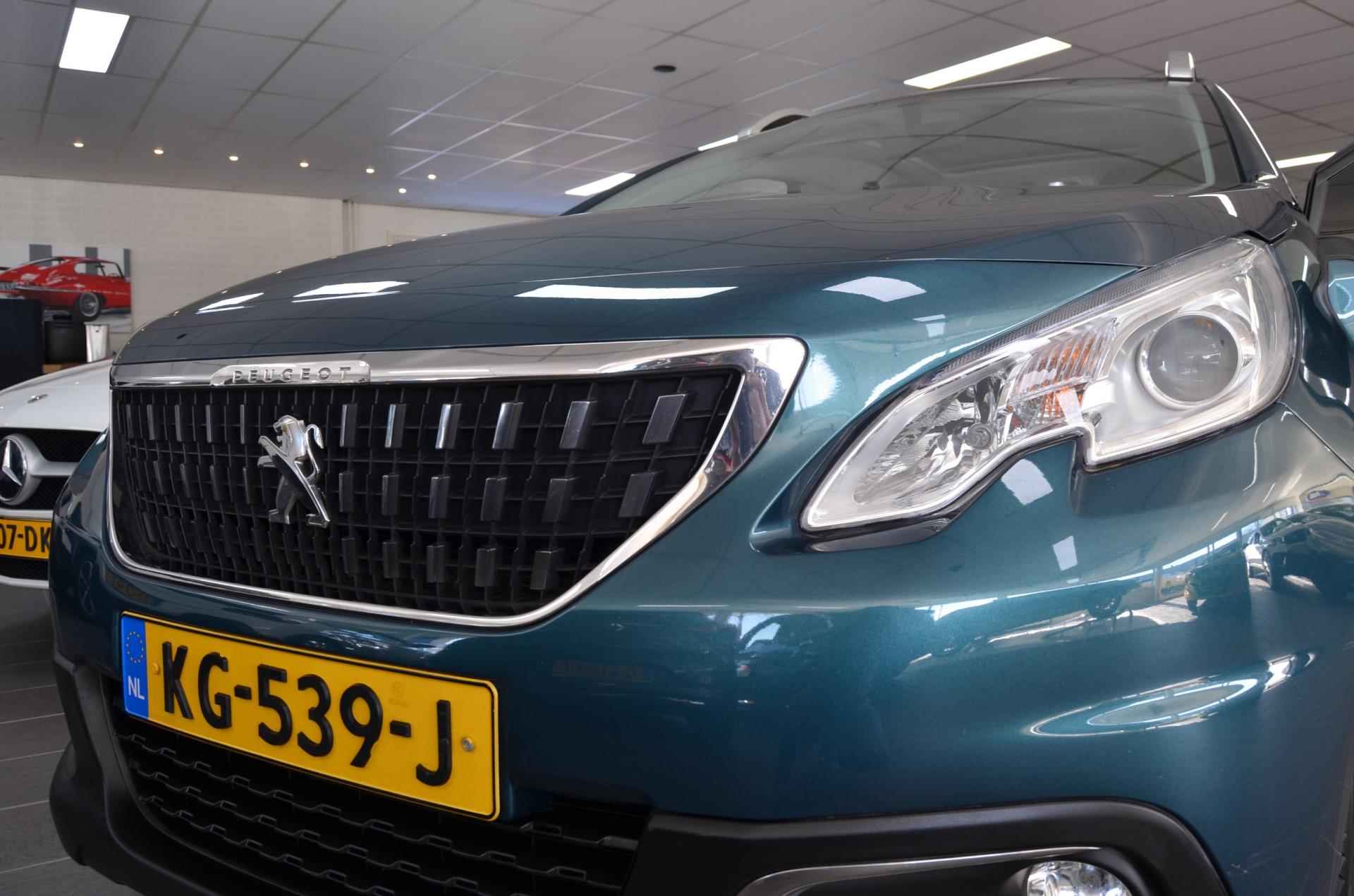 Peugeot 2008 1.2 PureTech Blue Lion|LEDEREN BEKL.|PANO|110PK|NAVI||PDC|DEALER ONDERH. - 16/18