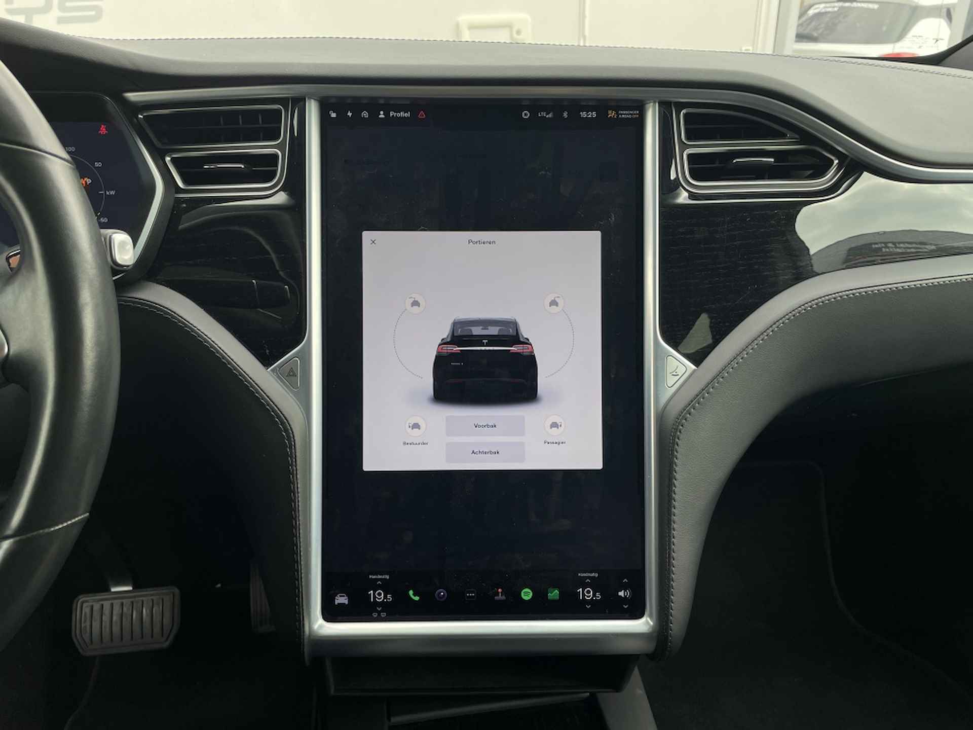 Tesla Model X 75D Base | BTW verrekenbaar | Autopilot | Trekhaak | Navigatie - 31/44