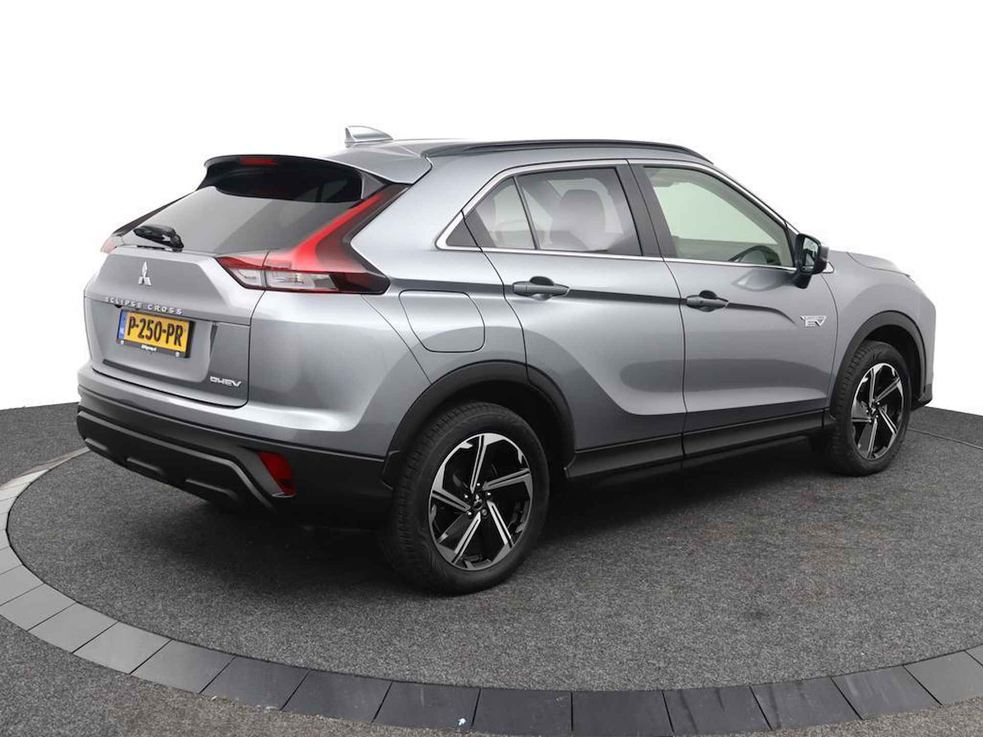 Mitsubishi Eclipse Cross 2.4 PHEV Intense All in prijs + BOVAG Garantie|1e Eigenaar | NL Auto | Achteruitrijcamera | - 2/42