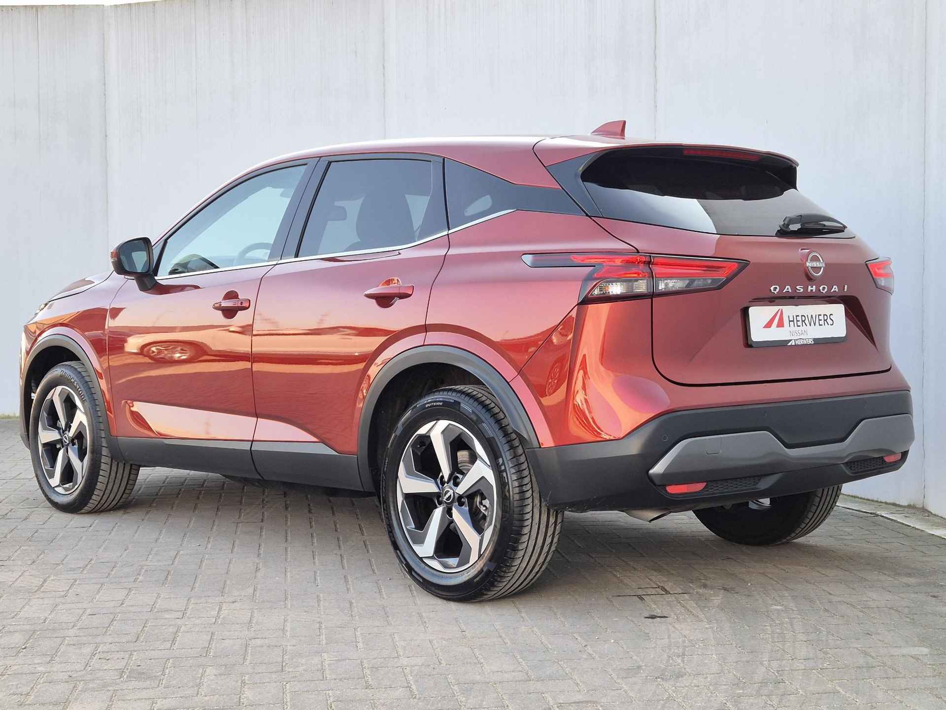 Nissan Qashqai 1.3 MHEV Xtronic Automaat N-Connecta /Trekgewicht 1400 Kg / Rondomzicht camera / Cold Pack /  Adaptief cruise control / Apple Carplay Android Auto / Lichtmetalen wielen 18“  / Keyless entry/start / - 15/50