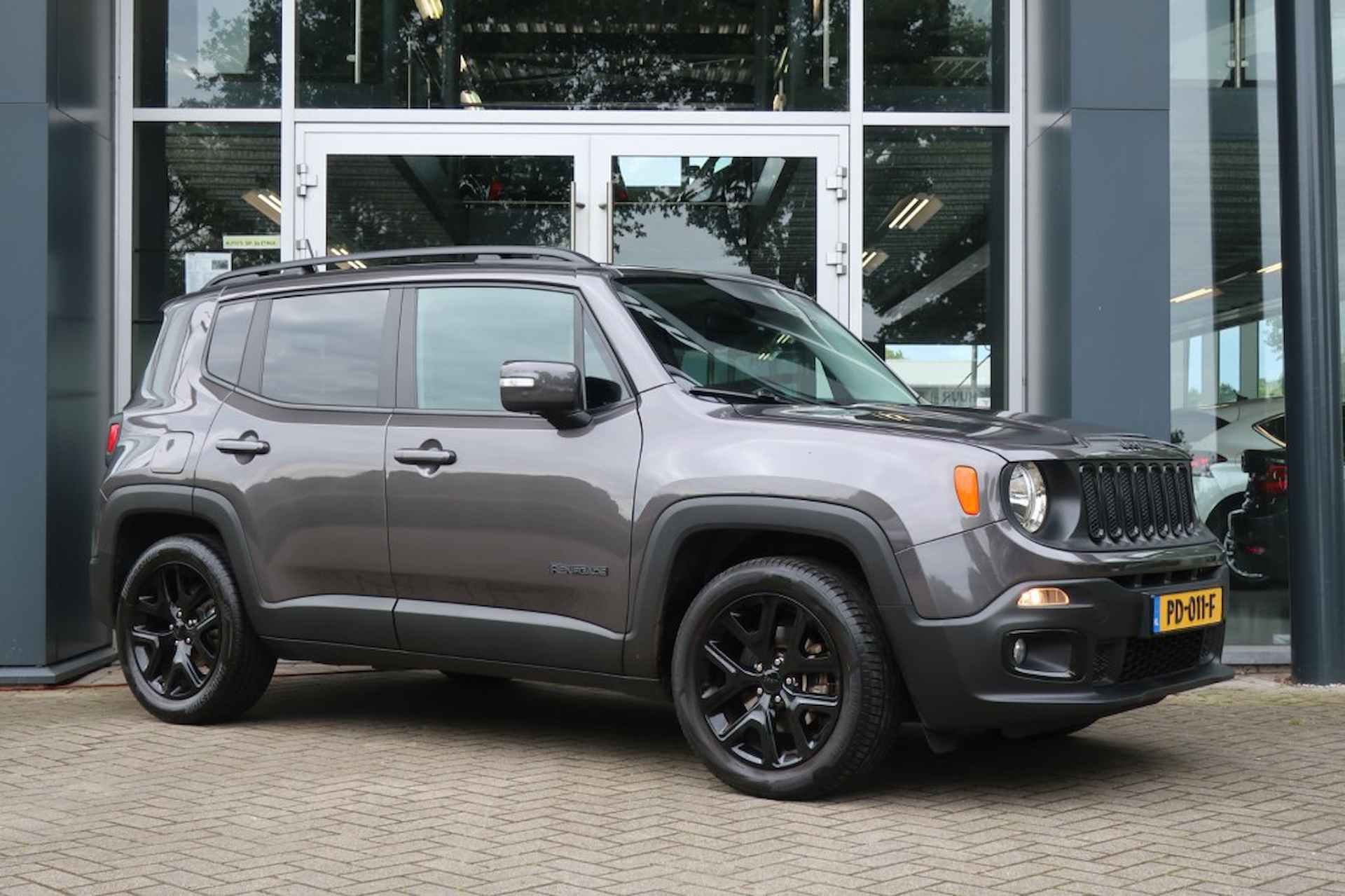 JEEP Renegade 1.6 E-TORQ NIGHT EAGLE, Trekhaak, Navi, PDC, etc. - 9/17