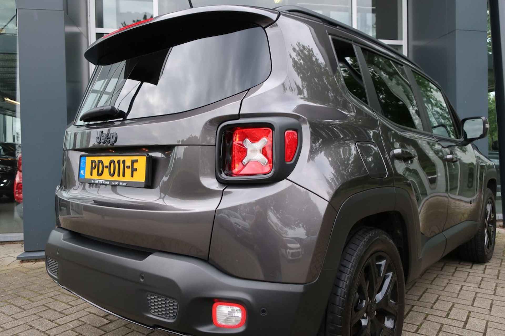 JEEP Renegade 1.6 E-TORQ NIGHT EAGLE, Trekhaak, Navi, PDC, etc. - 12/17