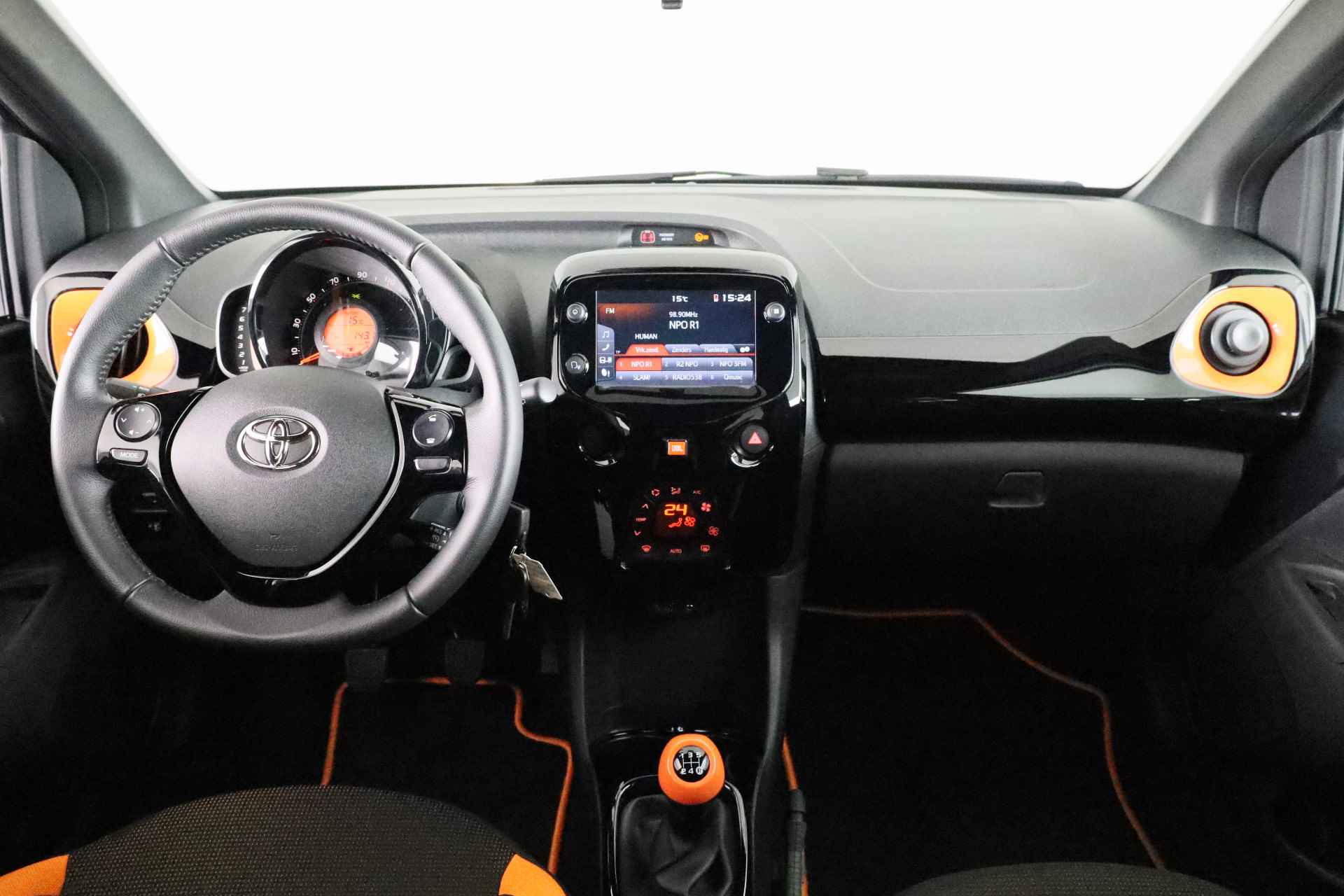 Toyota Aygo 1.0 VVT-i x-JBL | Climate Control | 15' Velgen | Apple Carplay/Android Auto | - 6/34