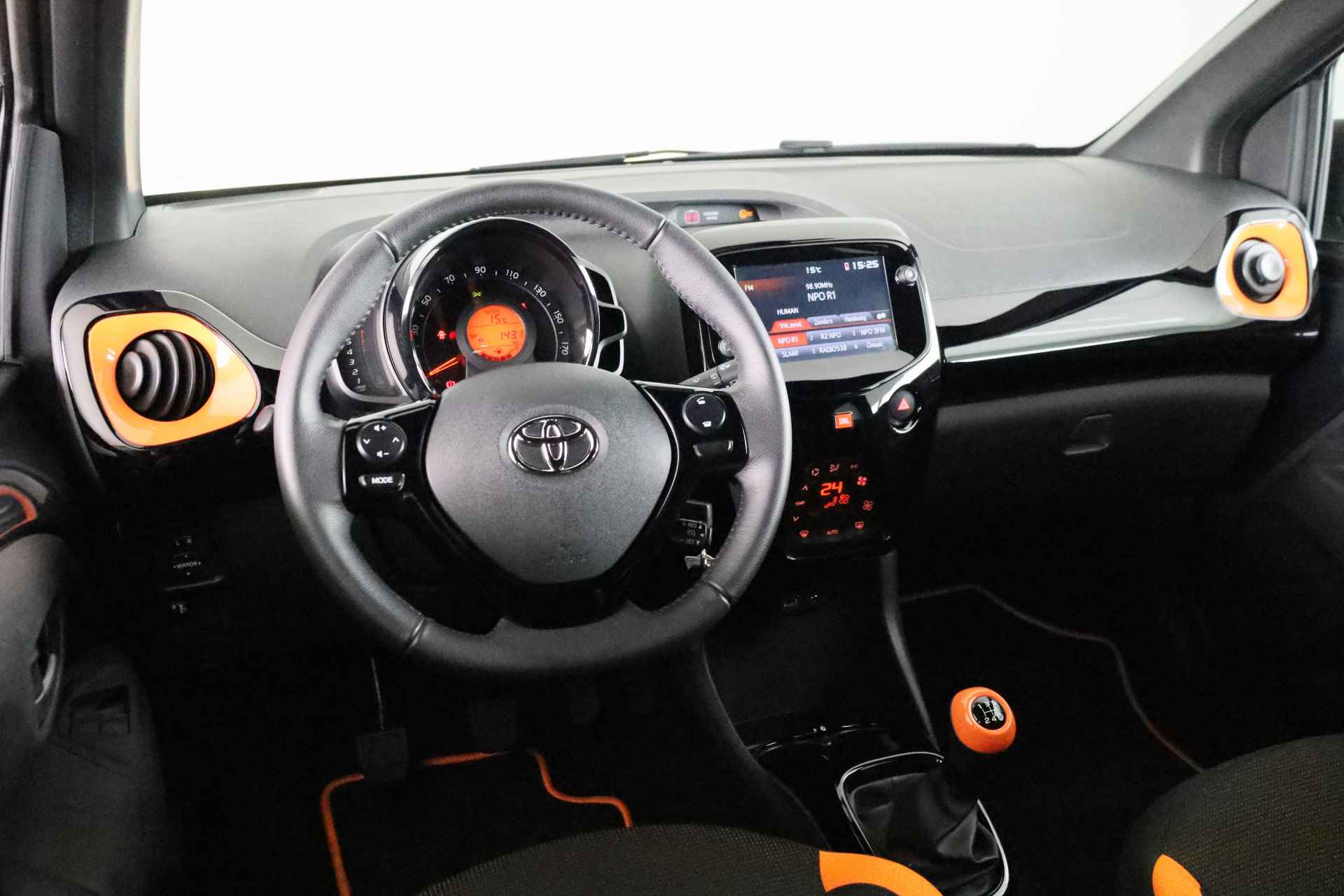 Toyota Aygo 1.0 VVT-i x-JBL | Climate Control | 15' Velgen | Apple Carplay/Android Auto | - 7/34