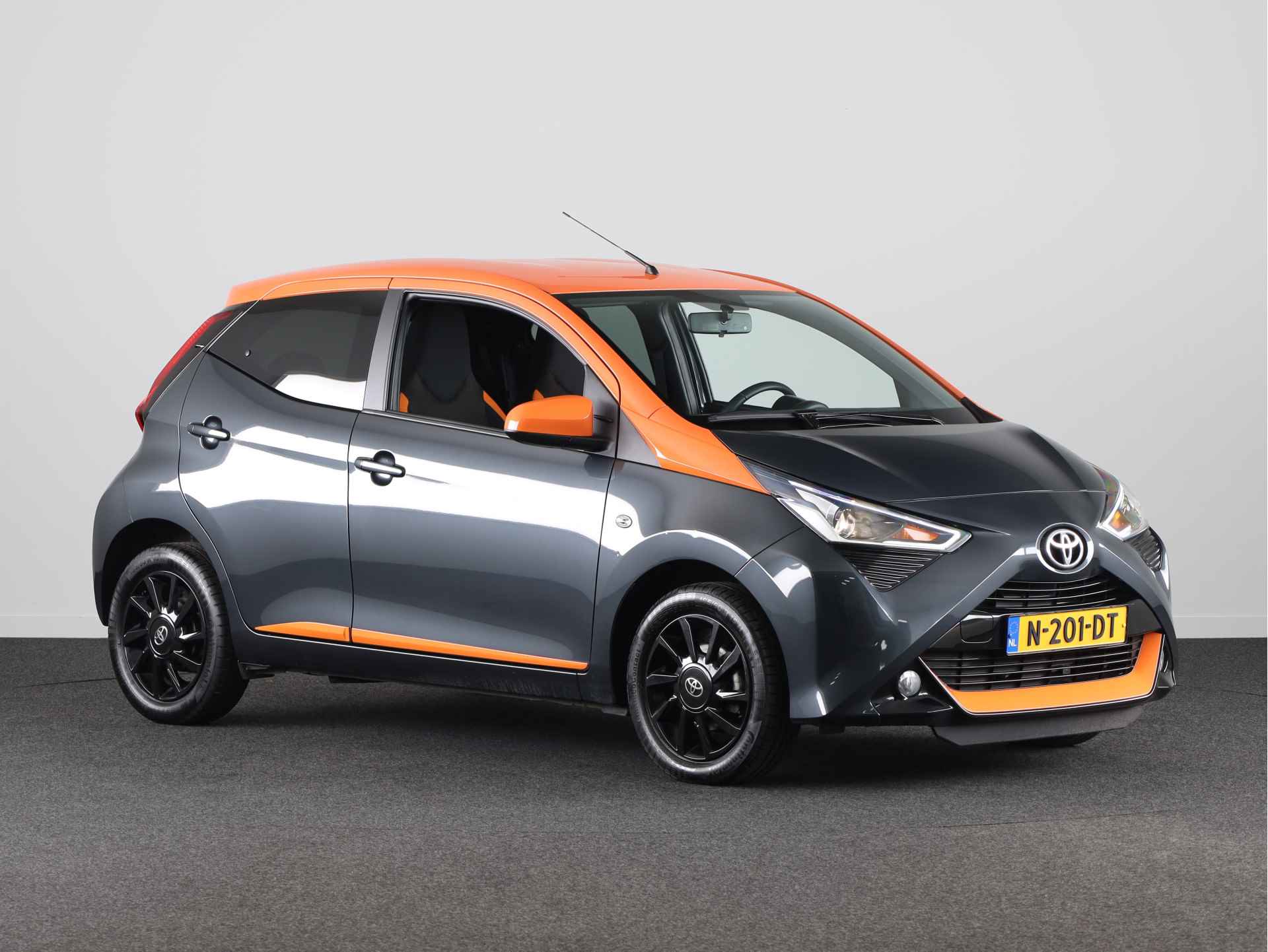 Toyota Aygo 1.0 VVT-i x-JBL | Climate Control | 15' Velgen | Apple Carplay/Android Auto | - 15/34