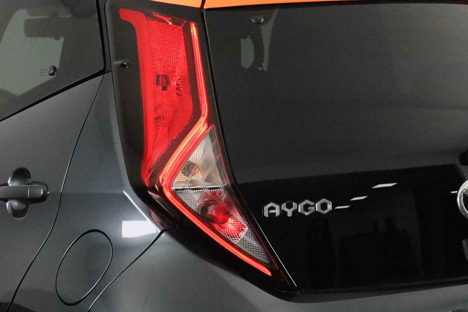 Toyota Aygo 1.0 VVT-i x-JBL | Climate Control | 15' Velgen | Apple Carplay/Android Auto | - 33/34