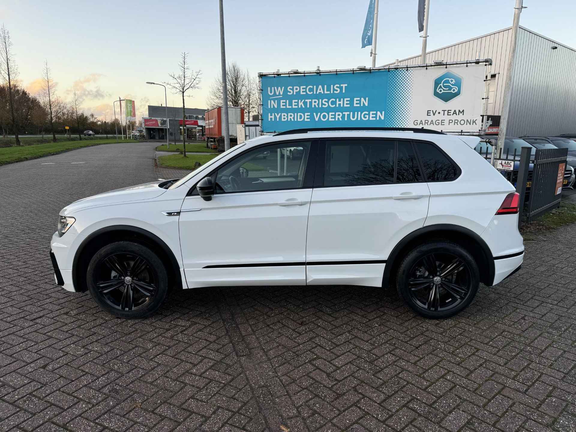 Volkswagen Tiguan Virtual Cockpit 1.5 TSI Comfortline R-LINE CARPLAY/VIRTUAL COCKPIT - 4/29