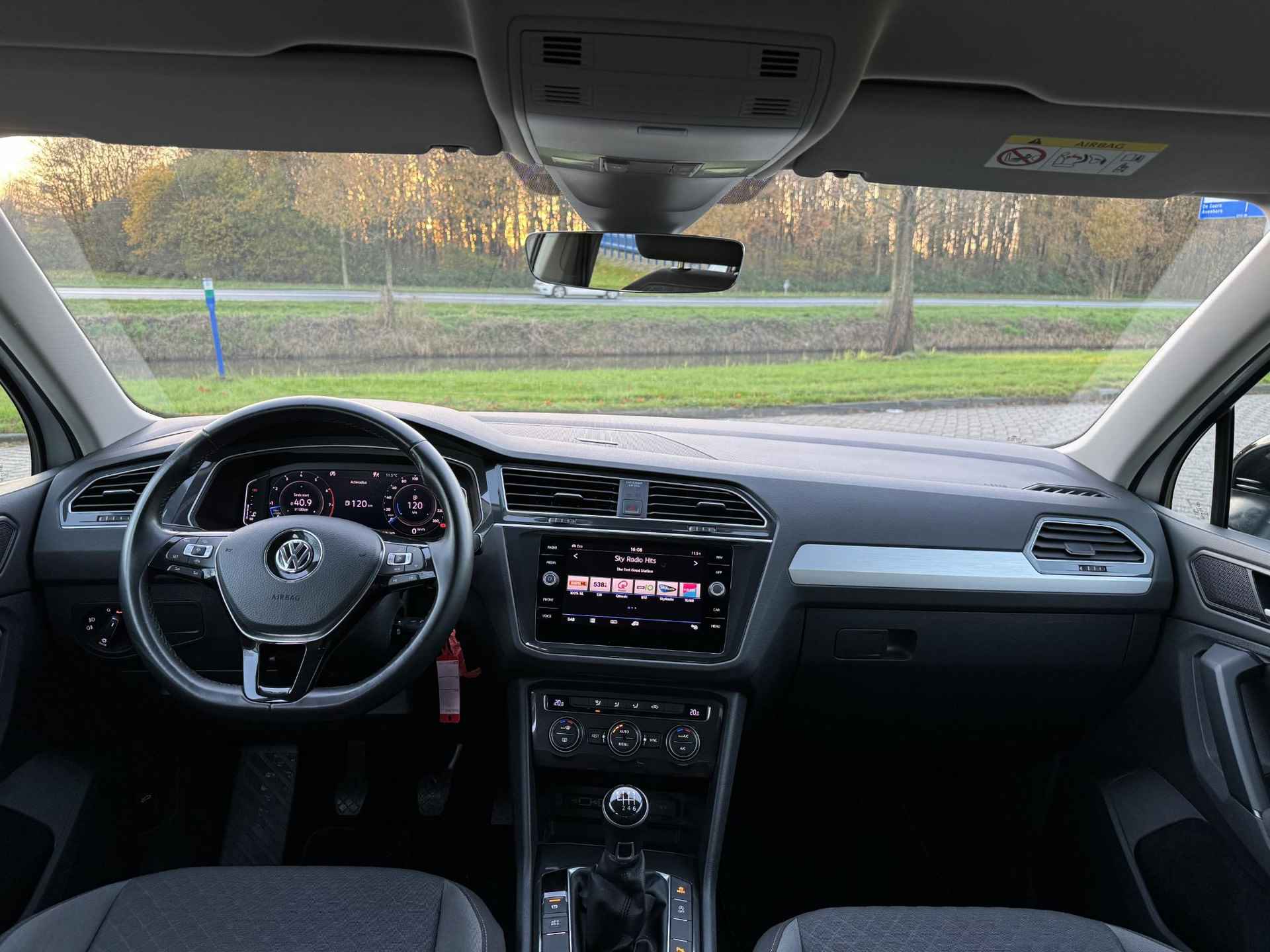 Volkswagen Tiguan Virtual Cockpit 1.5 TSI Comfortline R-LINE CARPLAY/VIRTUAL COCKPIT - 8/29