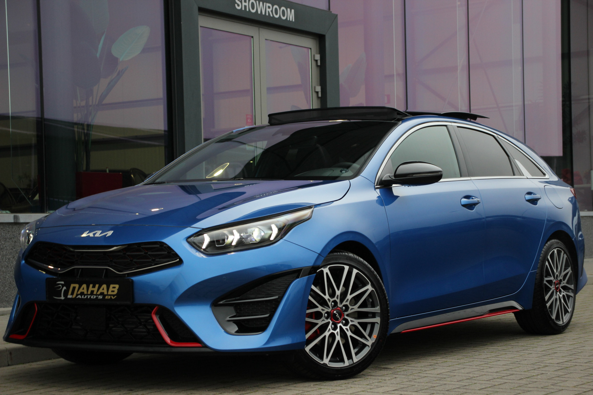 Kia ProCeed 1.6 T-GDi GT | DIRECT LEVERBAAR | 204PK | Sportuitlaat | Panoramadak | Vol Opties |