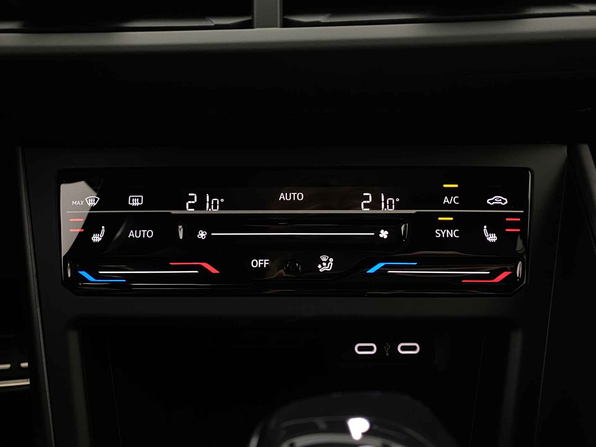 Volkswagen Polo 1.0 TSI R-Line Automaat | Apple Carplay | Pano-Dak | Navi | ACC | Stoelverw. | - 23/41