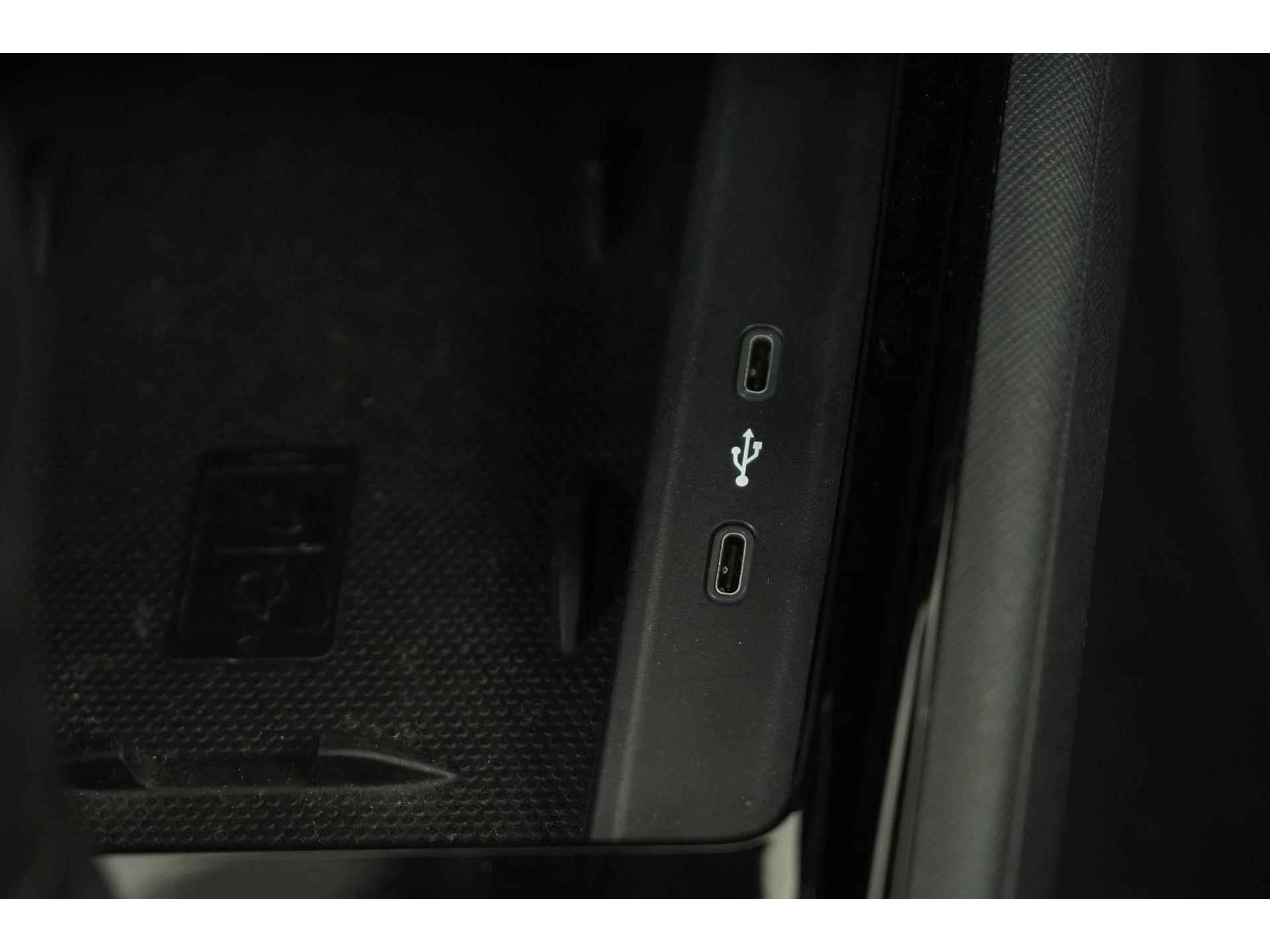 Škoda Kamiq 1.5 TSI ACT Monte Carlo DSG | Virtual Cockpit | Panoramadak | Zondag Open! - 43/49