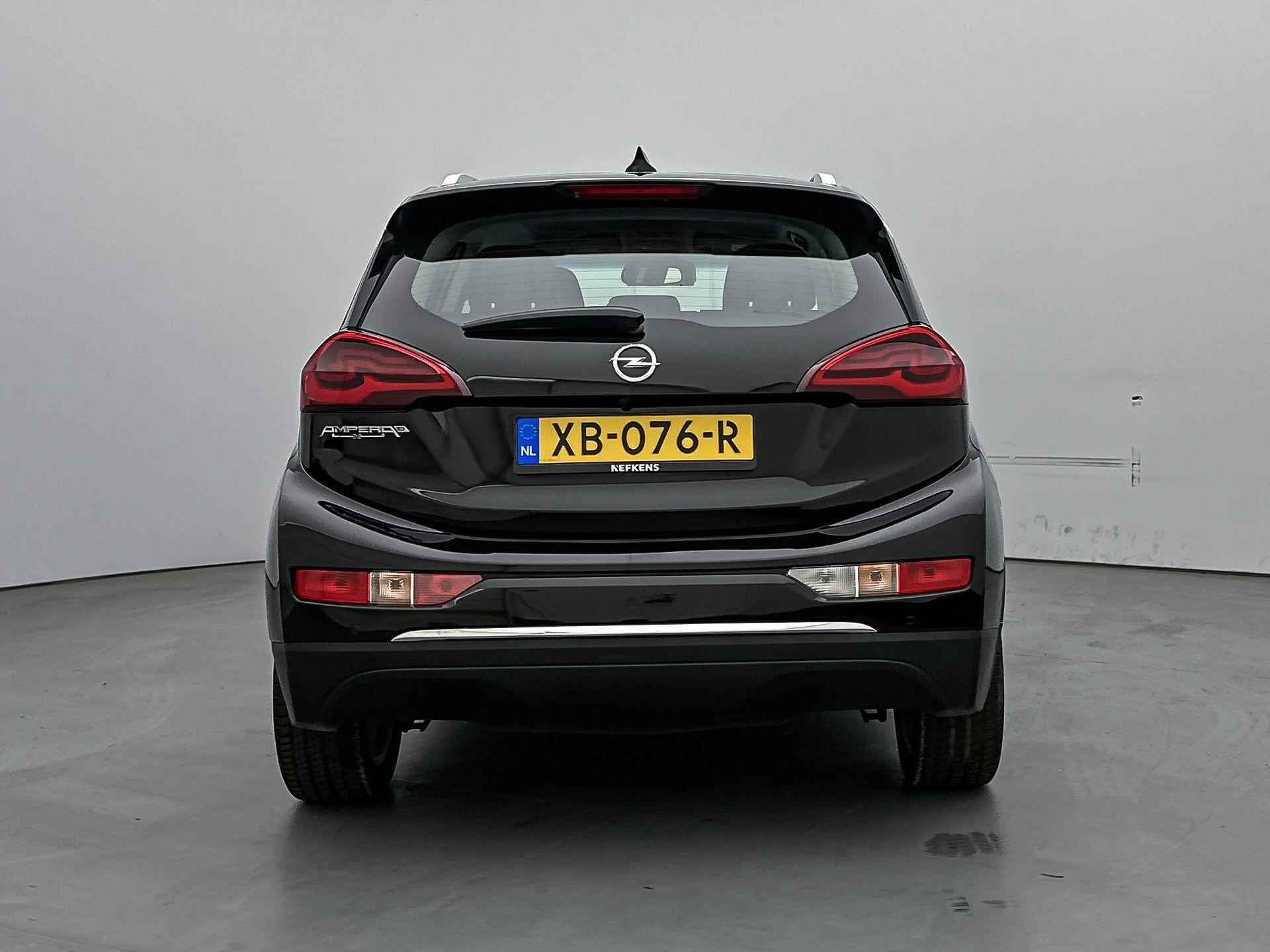 Opel Ampera-e EV Business Executive 60 kWh 204 pk | Navigatie | Achteruitrijcamera | Lederen Bekleding | Verwarmde Voorstoelen | Xenon Koplampen | Keyless Entry/Start | Dodehoek Detectie | Climate Control | Cruise Control | 17" Lichtmetalen Velgen | Apple Carplay/Android Auto | - 8/34