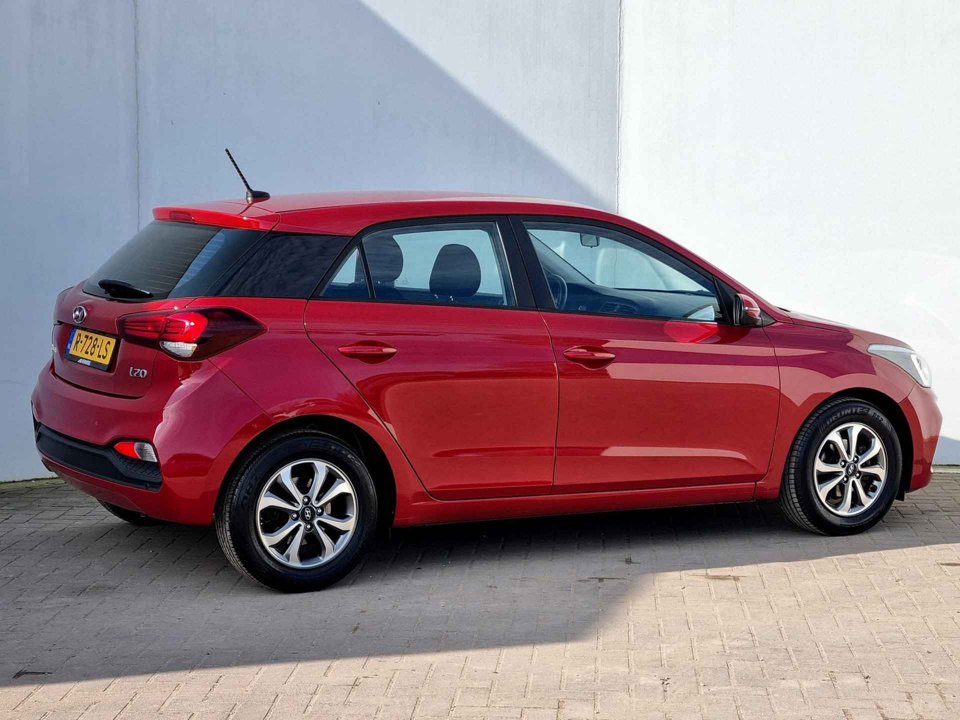 Hyundai i20 1.2 HP Comfort / Navigatie via Android Auto/Apple Carplay / Camera / Stoelverwarming / Stuurverwarming - 3/37